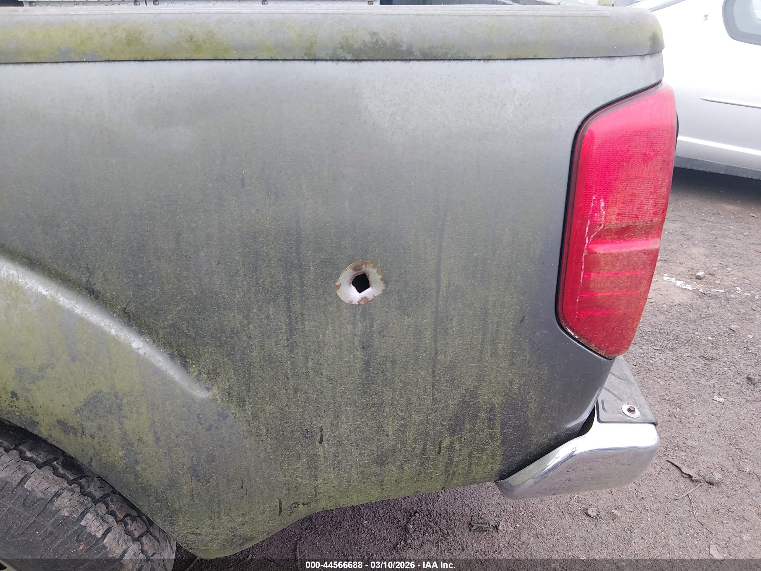 NISSAN FRONTIER image 6
