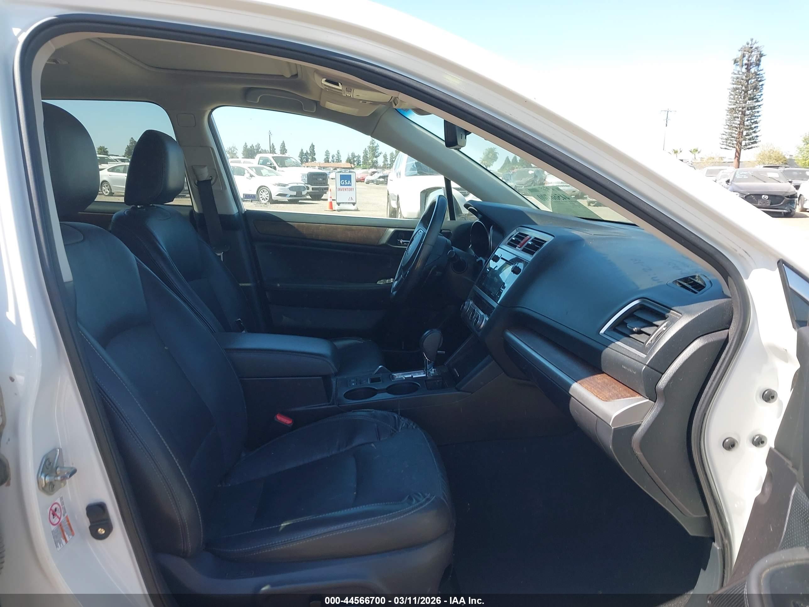 SUBARU OUTBACK image 5