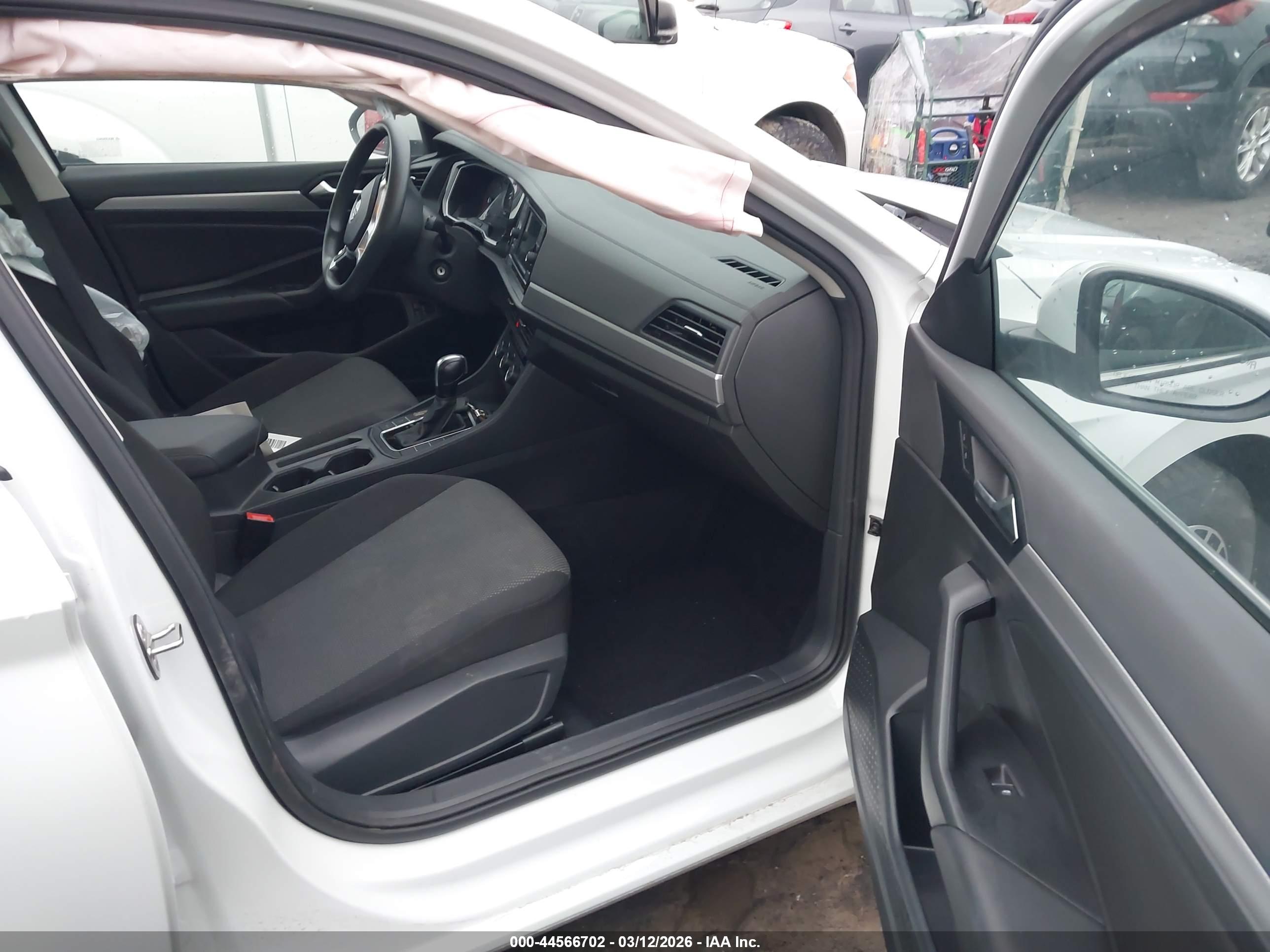 VOLKSWAGEN JETTA image 5