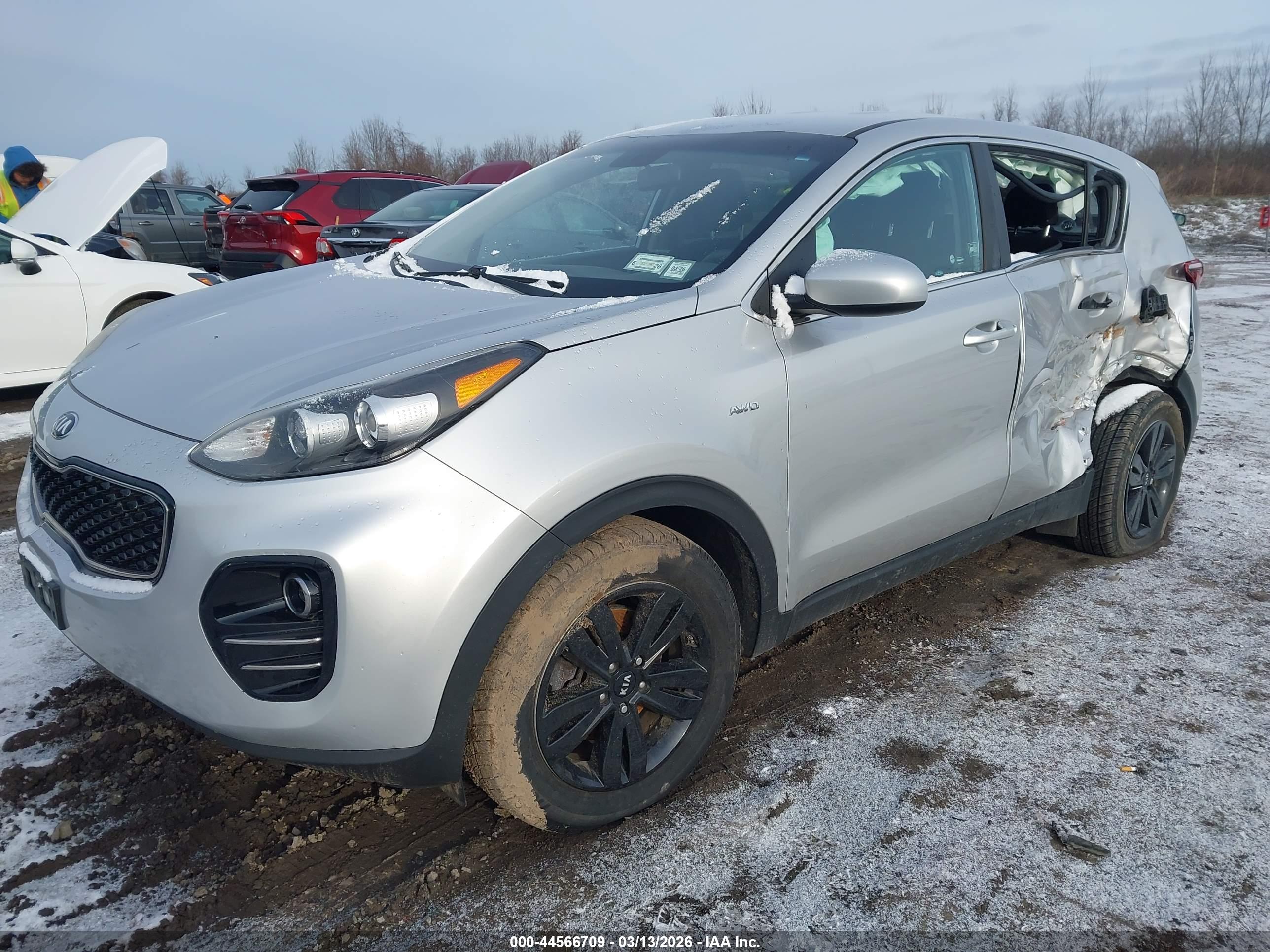 KIA SPORTAGE image 2