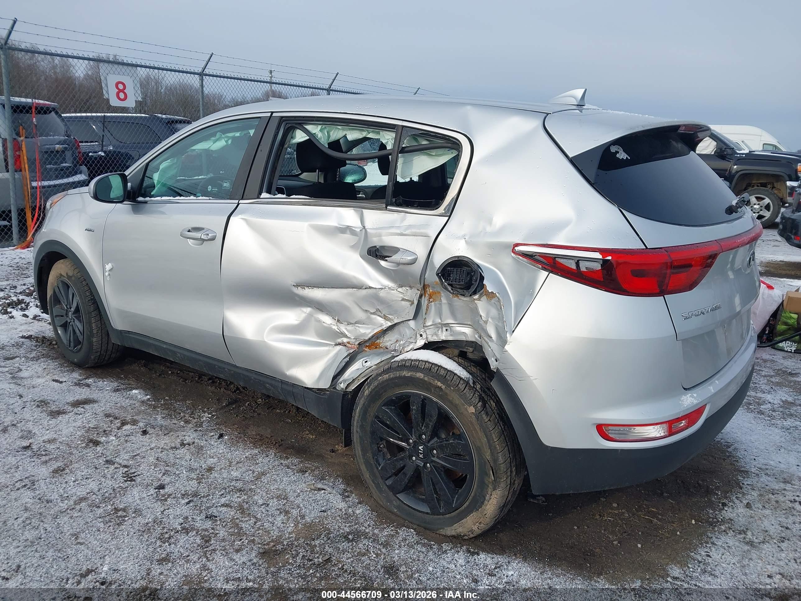 KIA SPORTAGE image 3