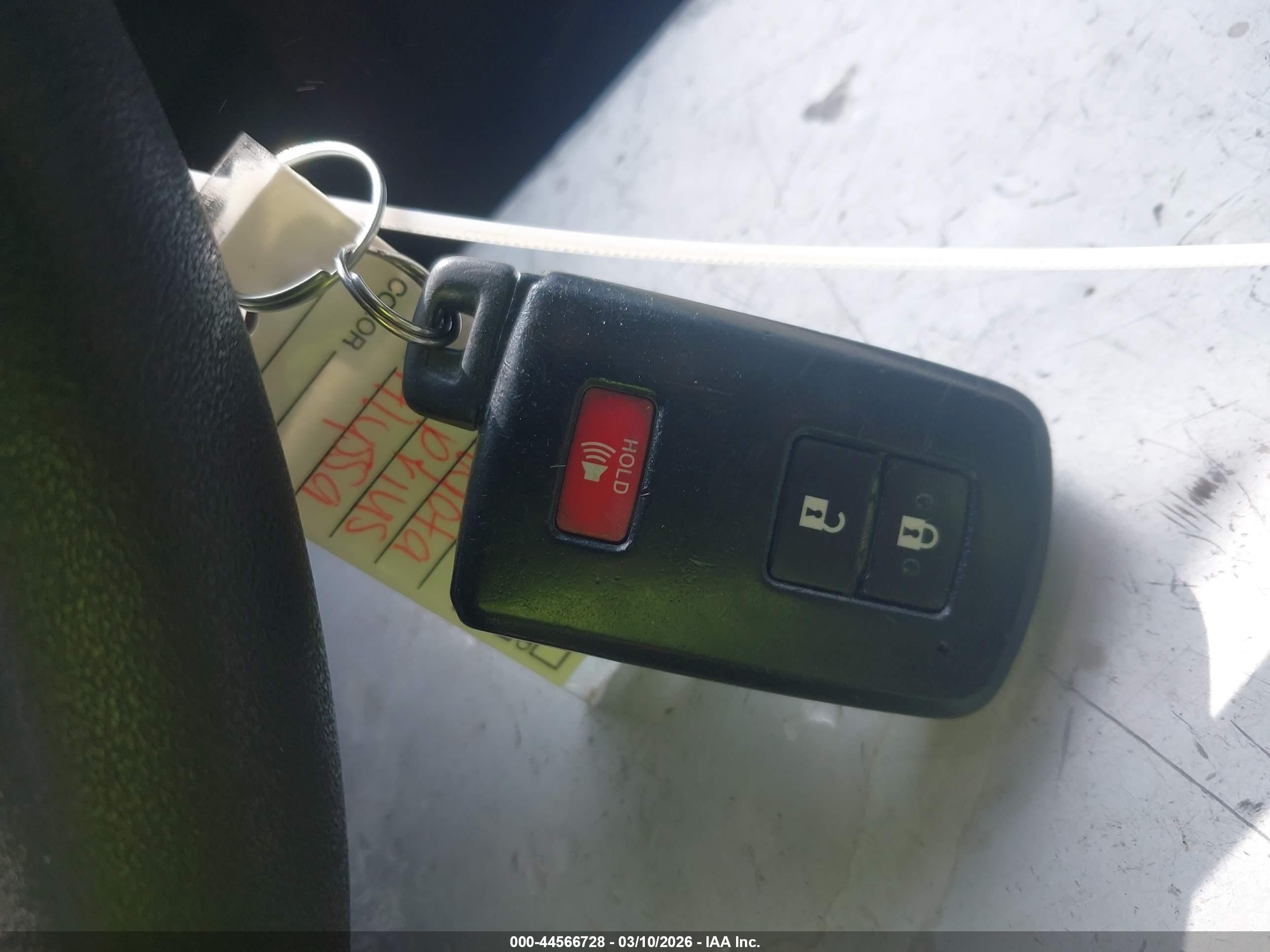 TOYOTA PRIUS image 11
