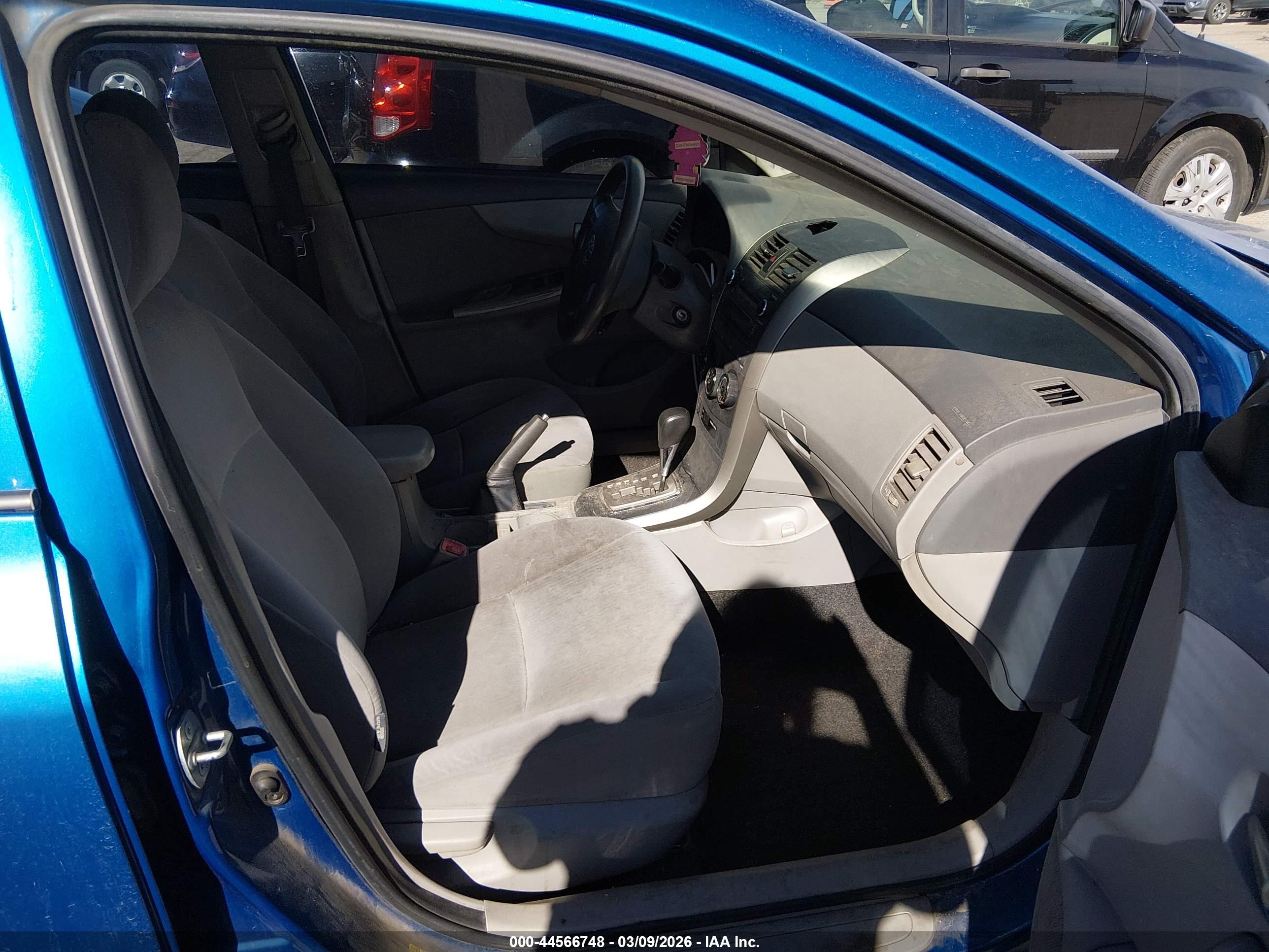 TOYOTA COROLLA image 5