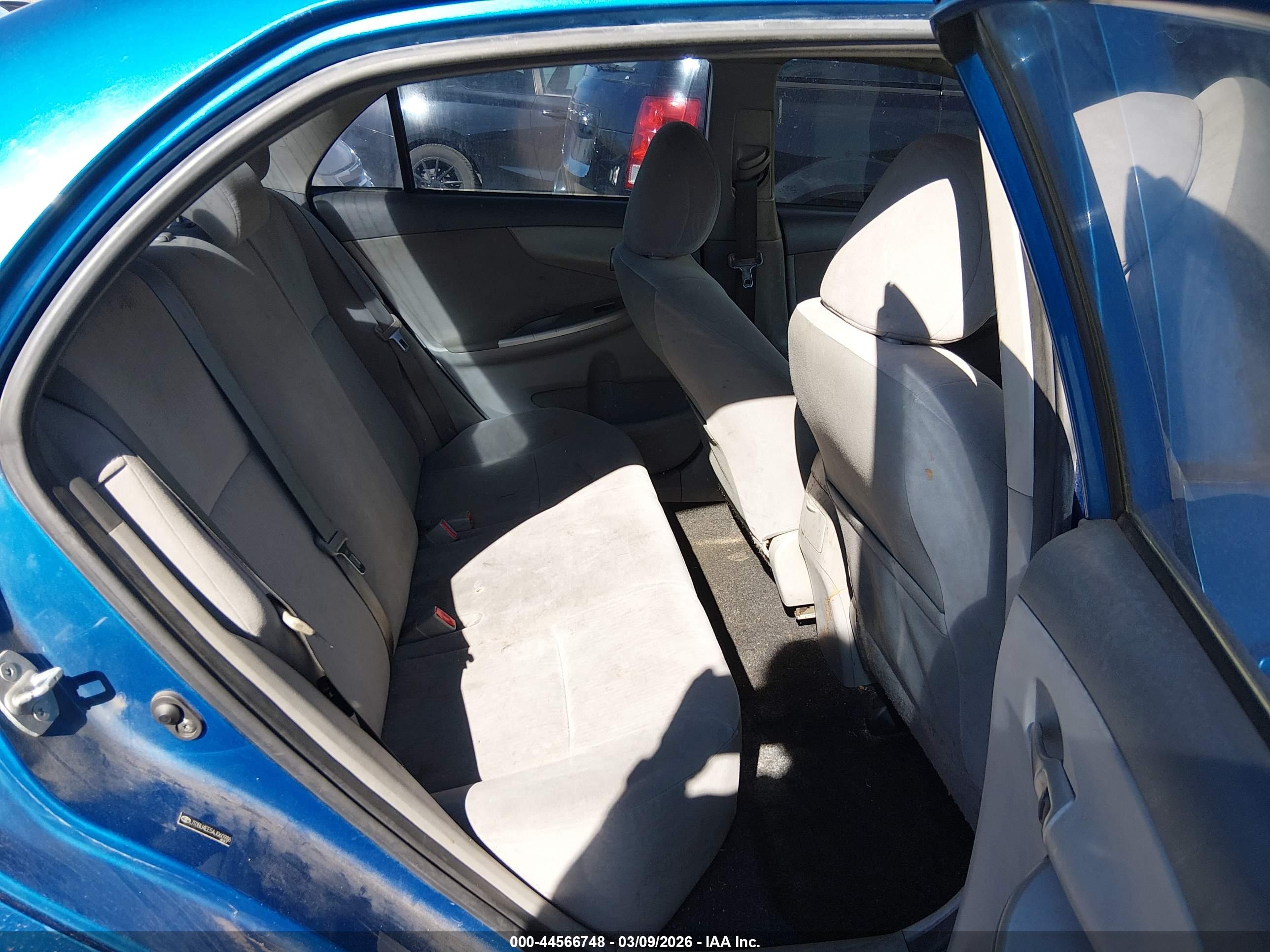 TOYOTA COROLLA image 8