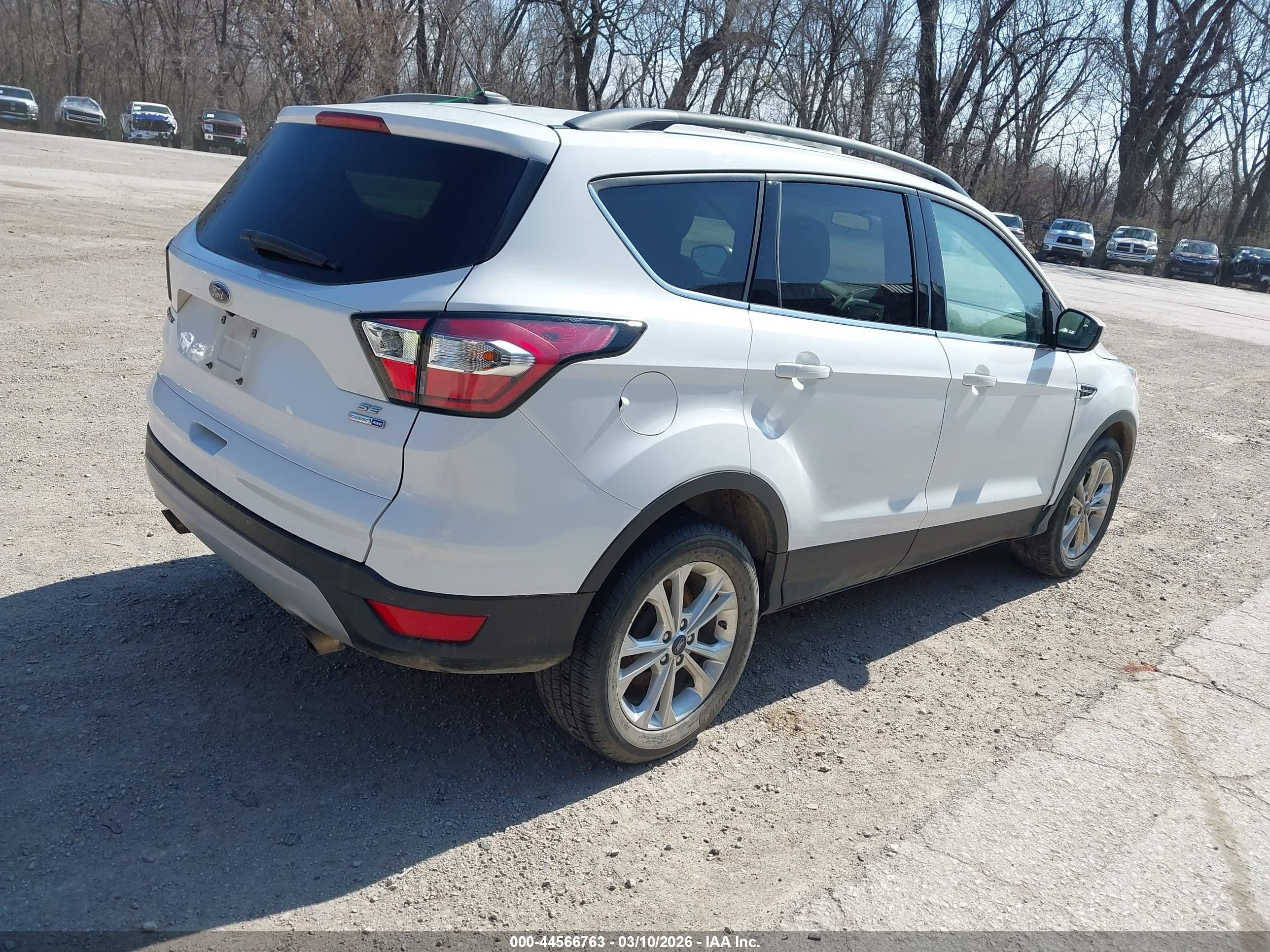 FORD ESCAPE image 4