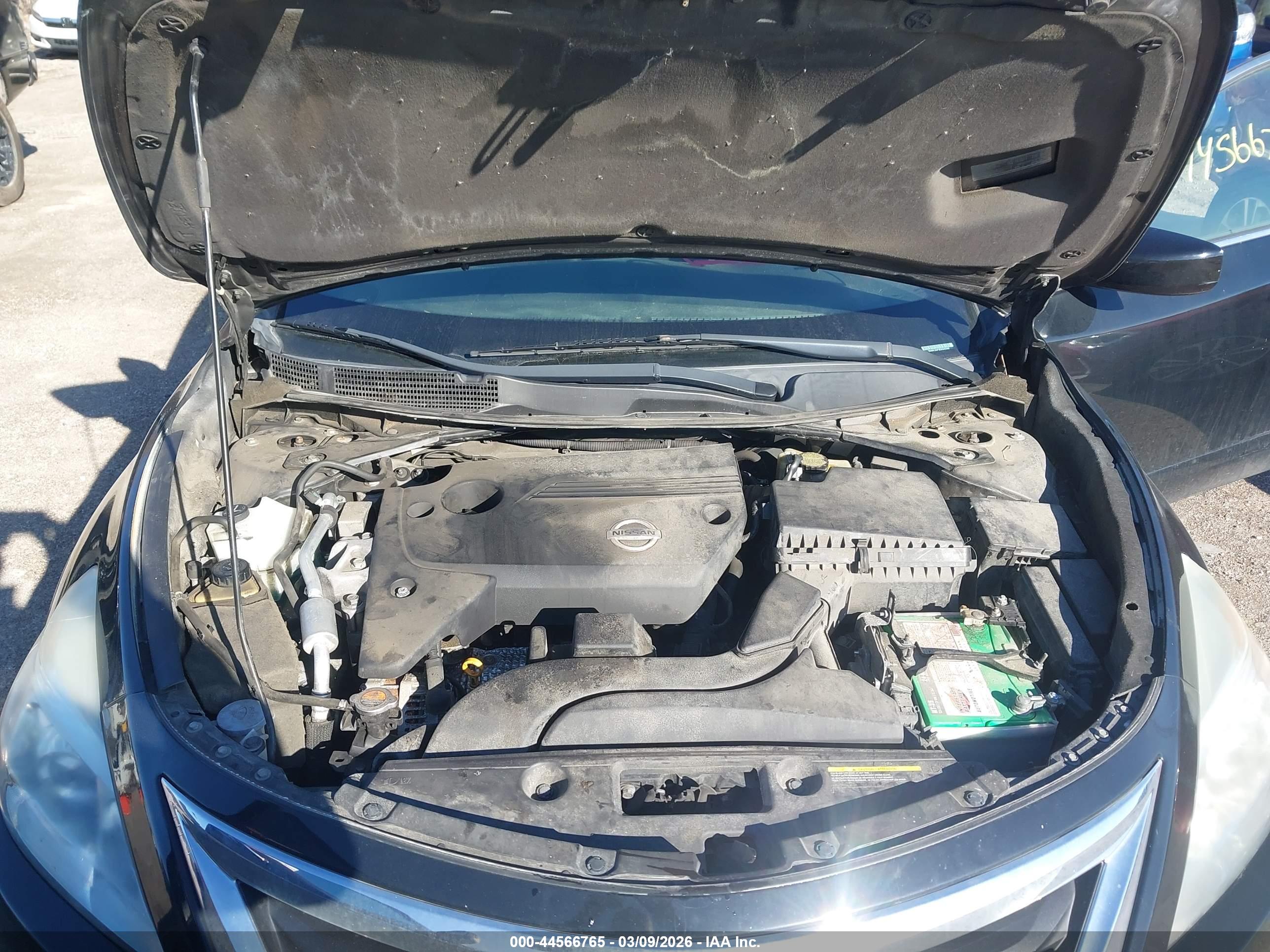 NISSAN ALTIMA image 10