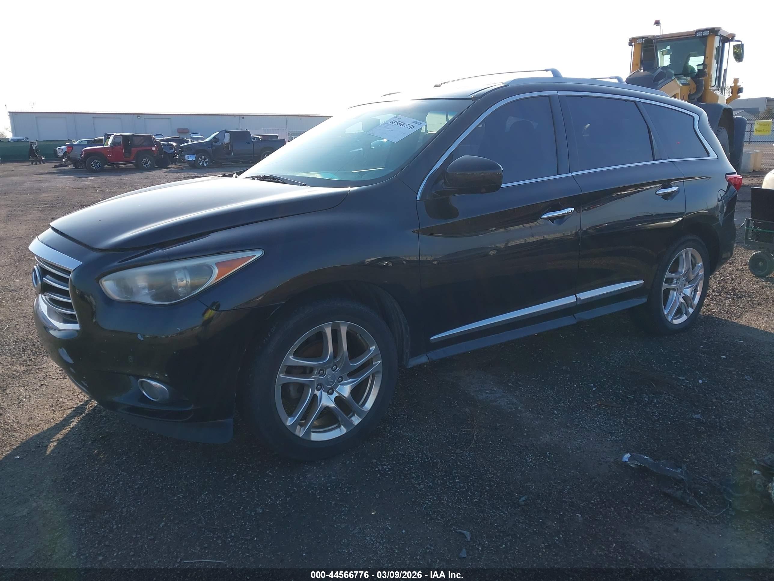 INFINITI JX35 image 2