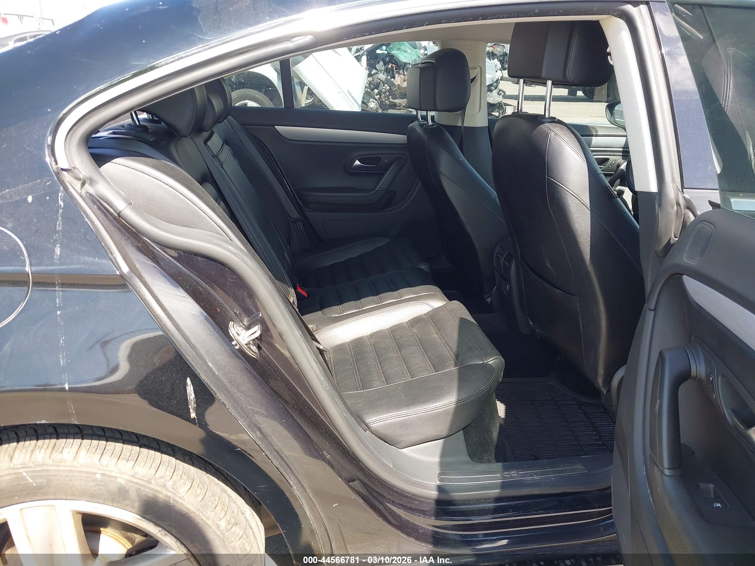 VOLKSWAGEN CC image 8