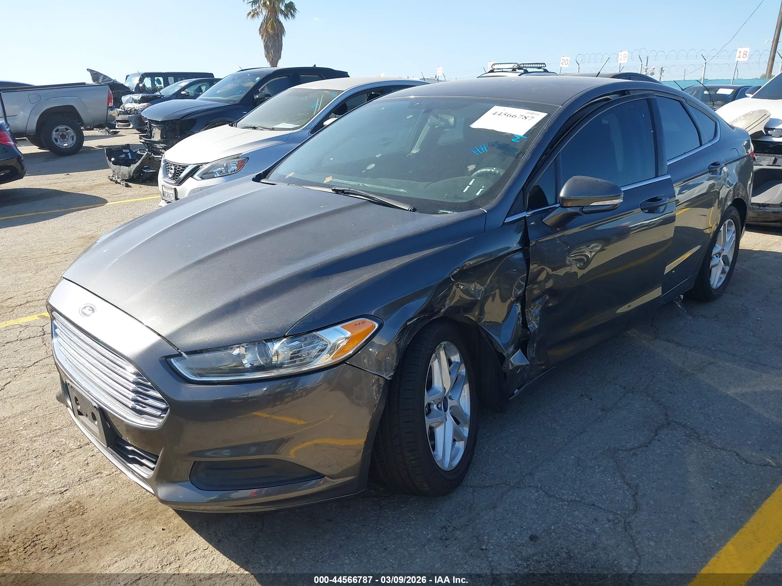 FORD FUSION image 2