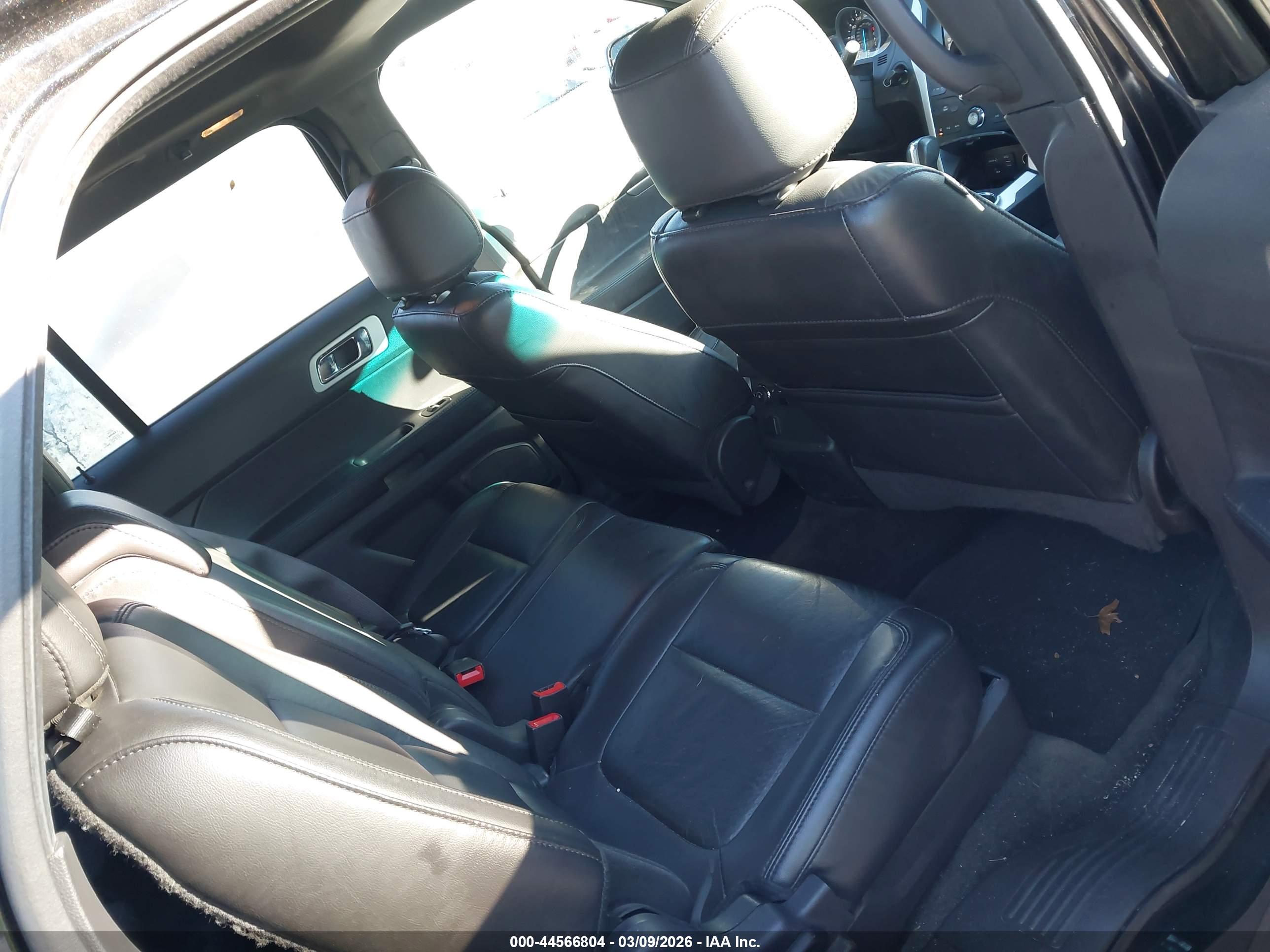 FORD EXPLORER image 8