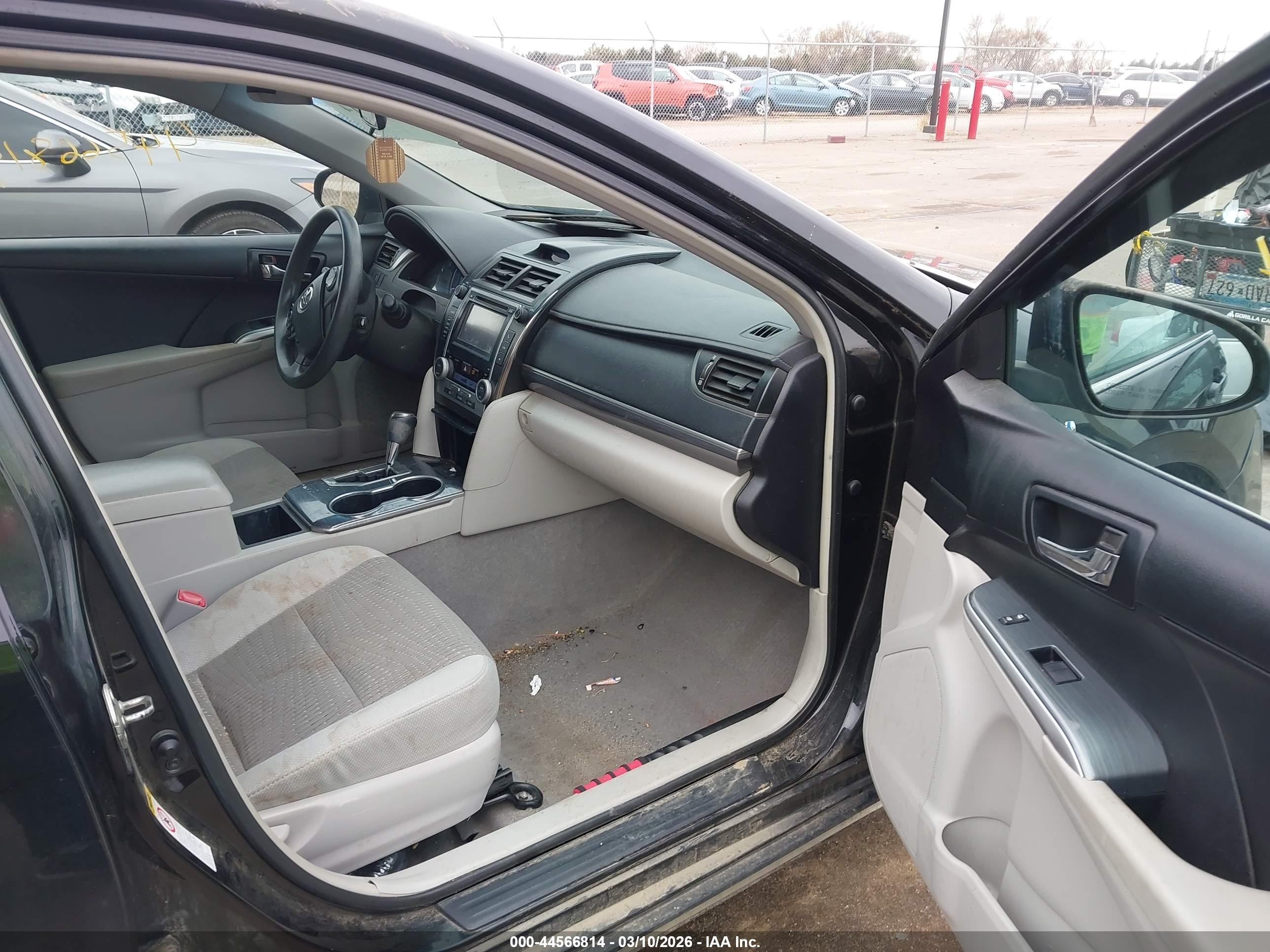 TOYOTA CAMRY image 5