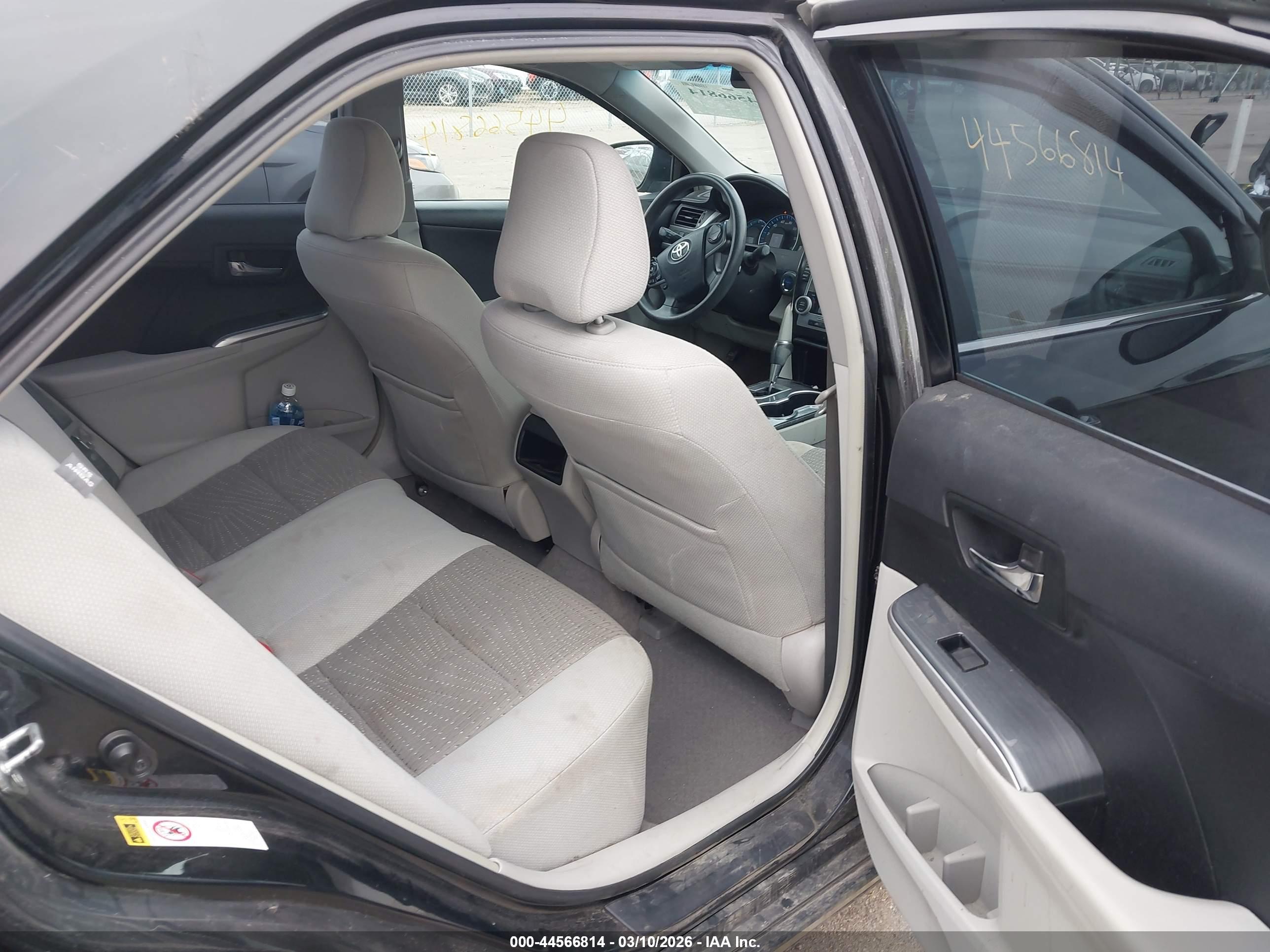 TOYOTA CAMRY image 8