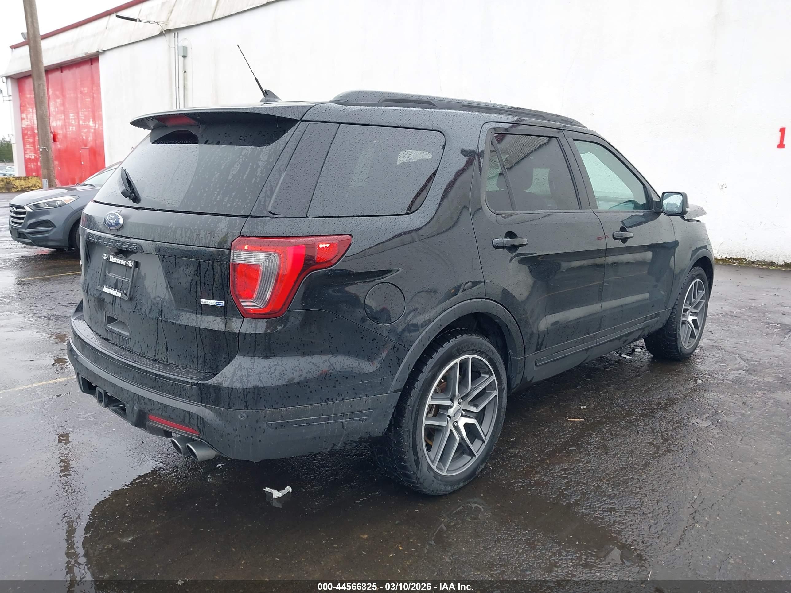 FORD EXPLORER image 4