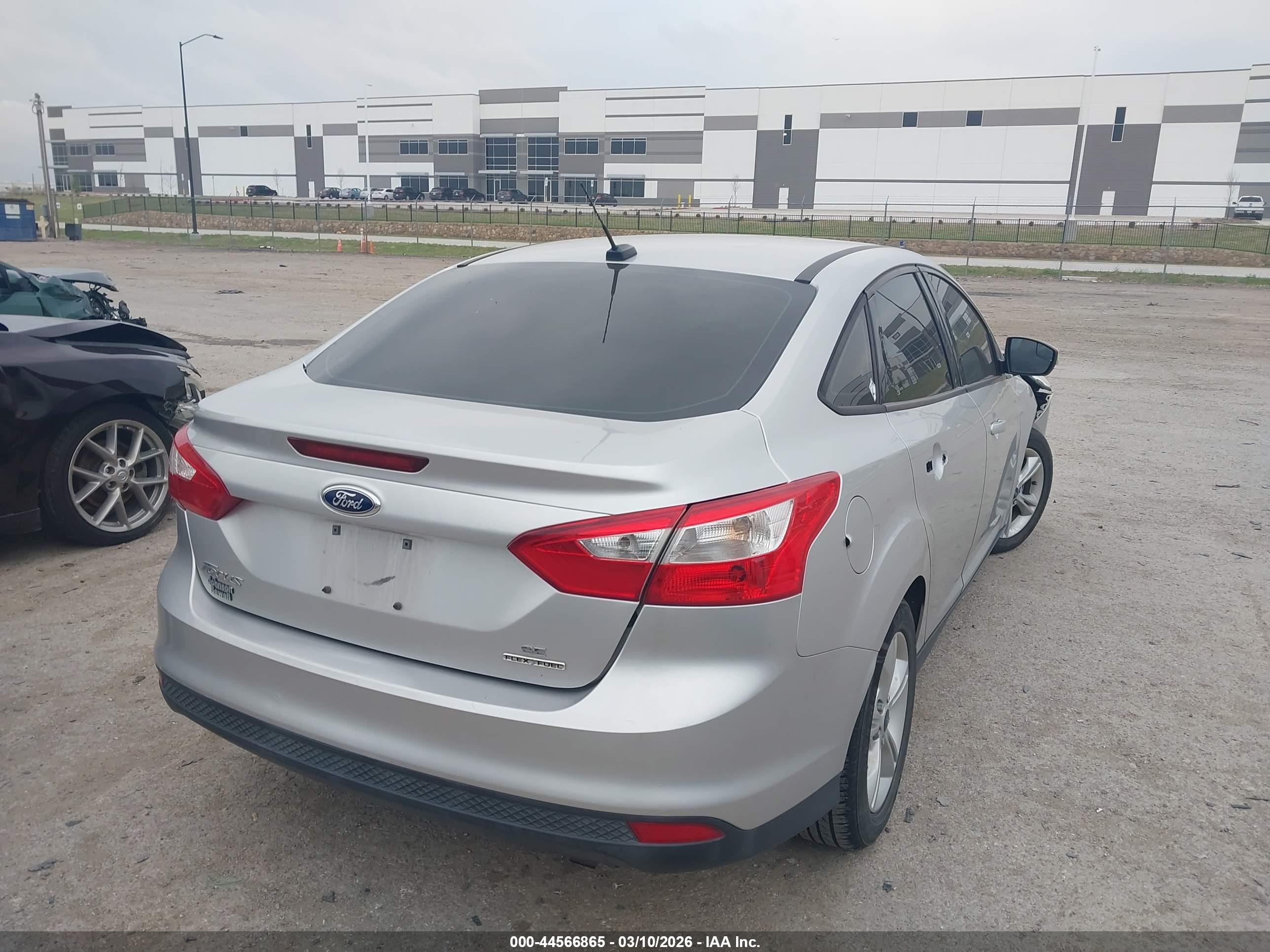 FORD FOCUS image 4