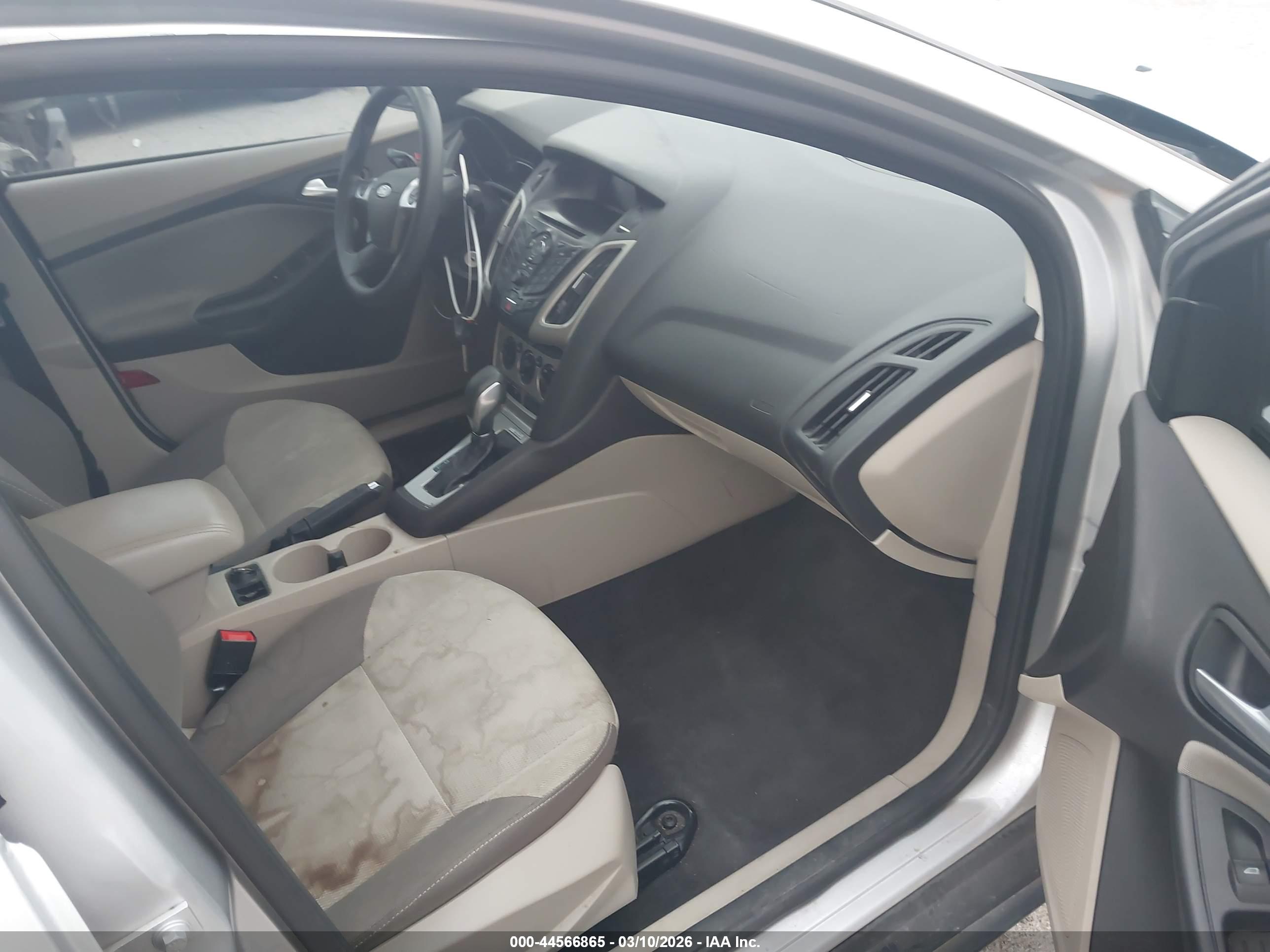 FORD FOCUS image 5