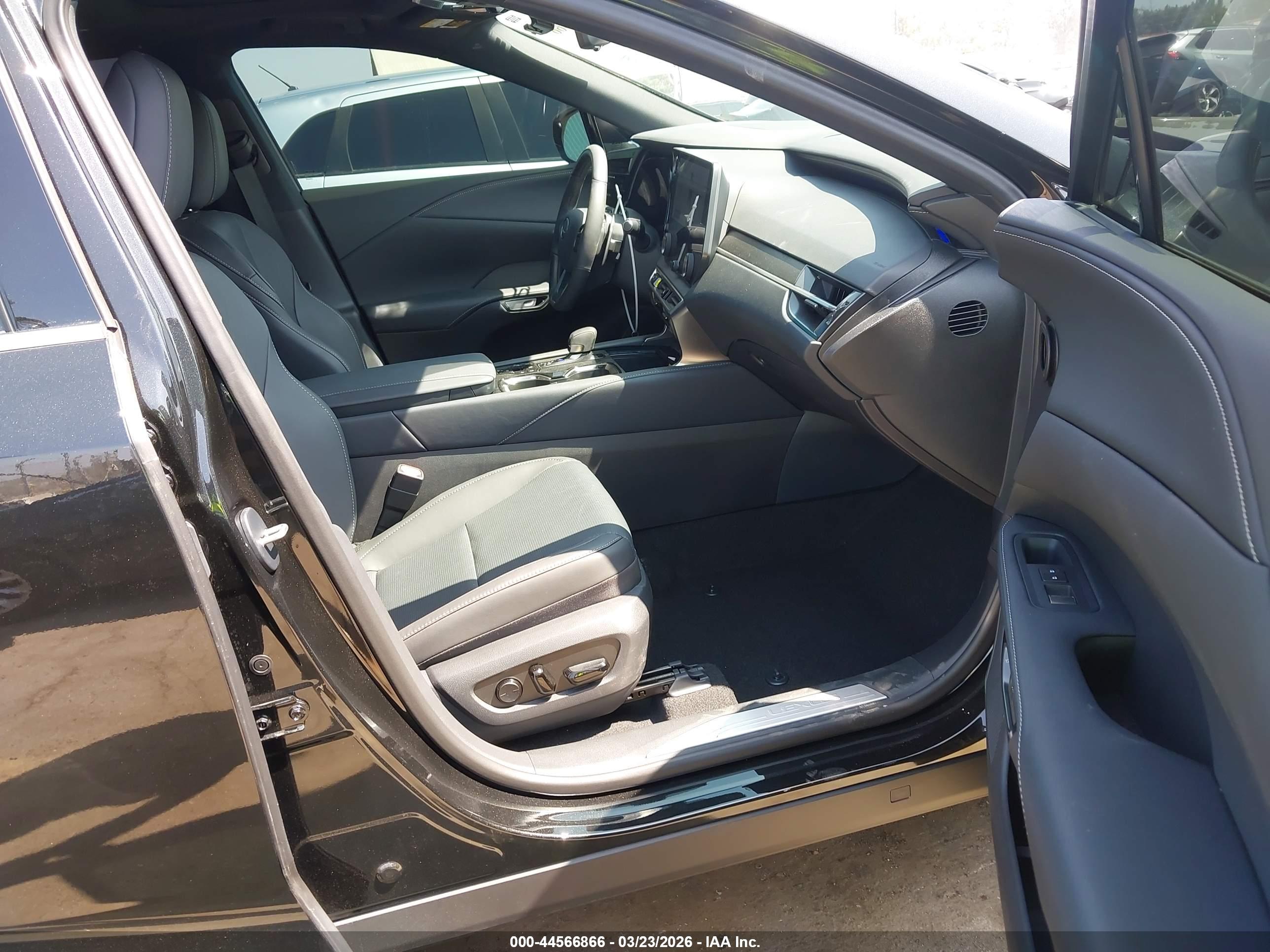 LEXUS RX image 5