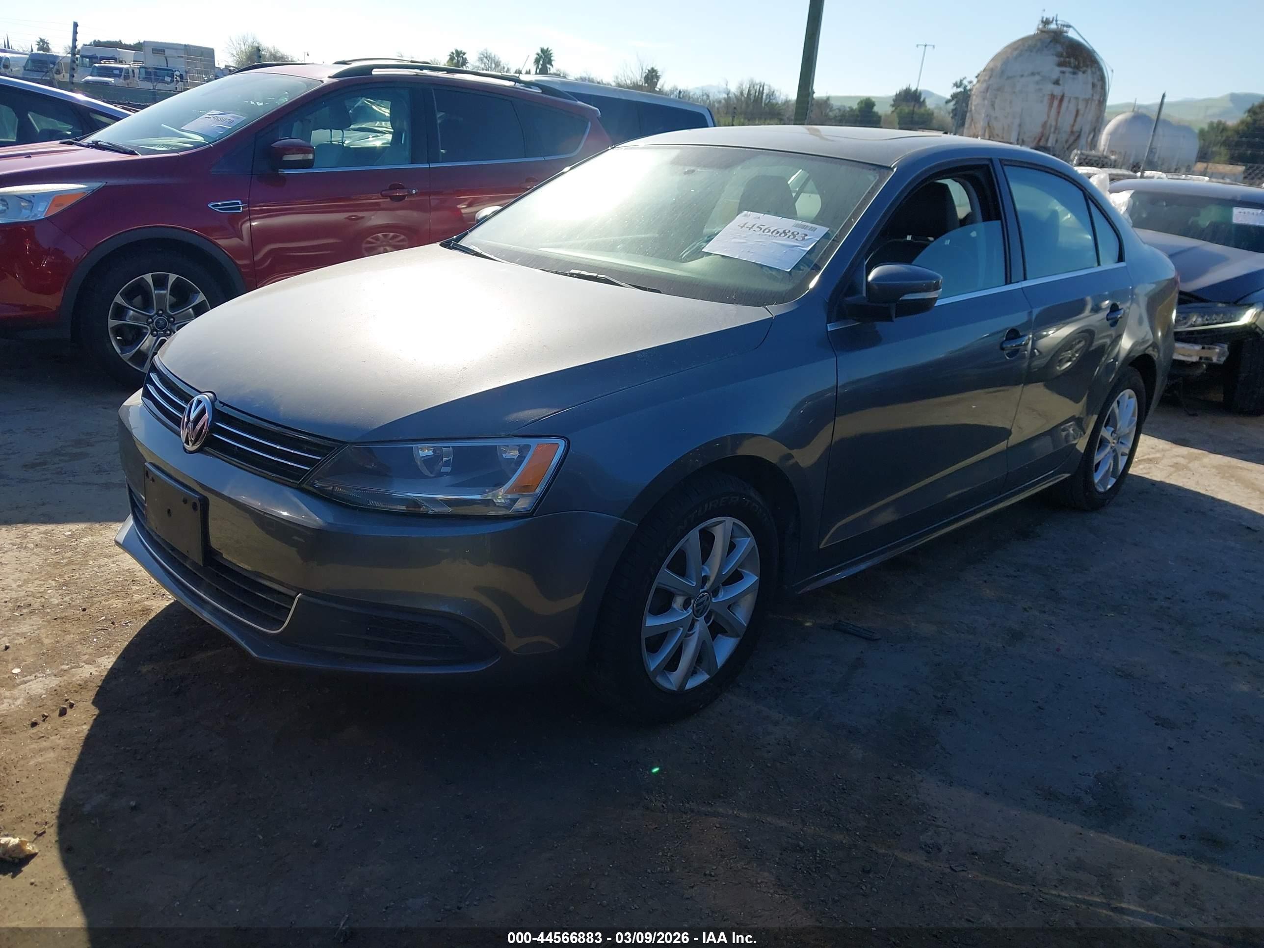 VOLKSWAGEN JETTA image 2