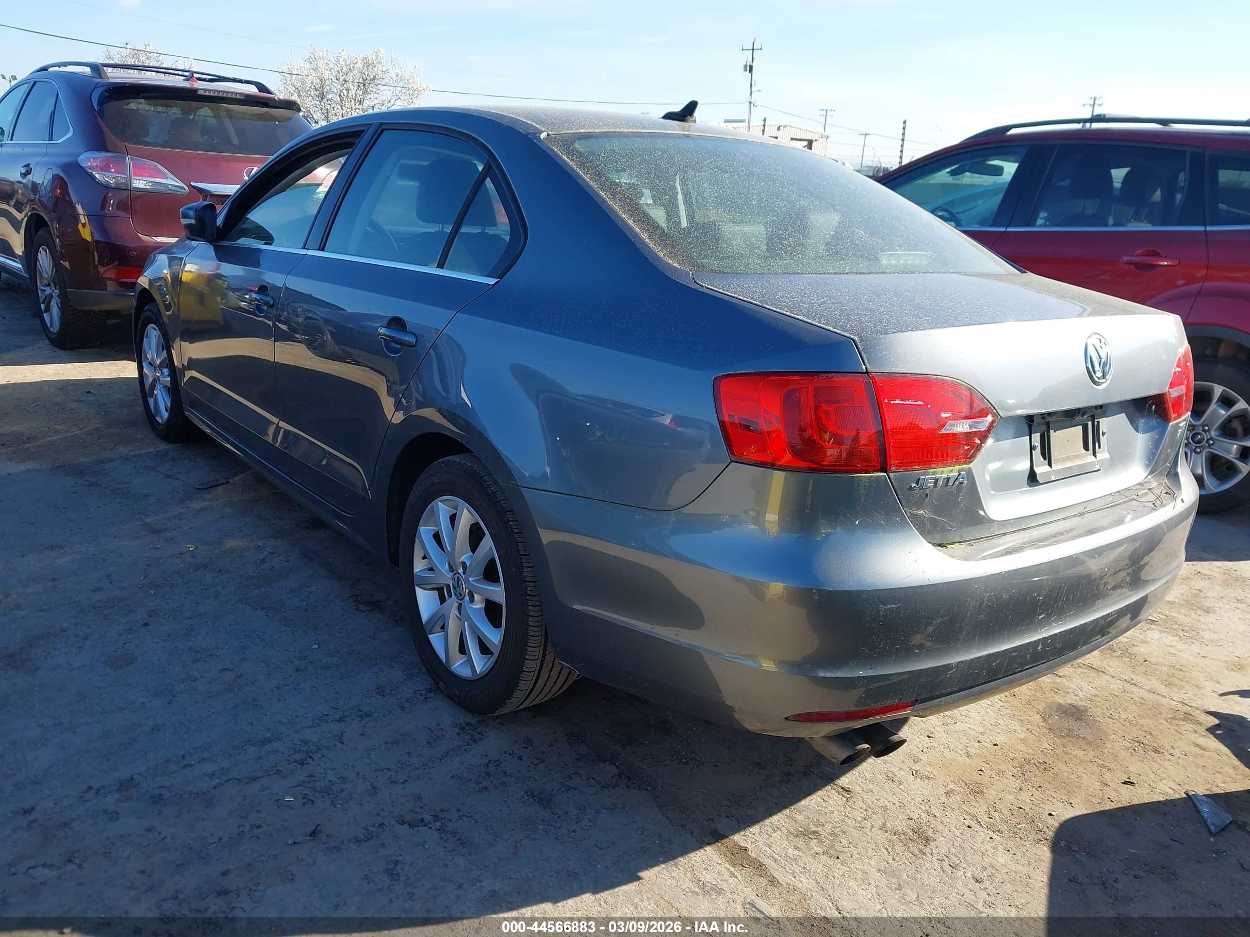 VOLKSWAGEN JETTA image 3