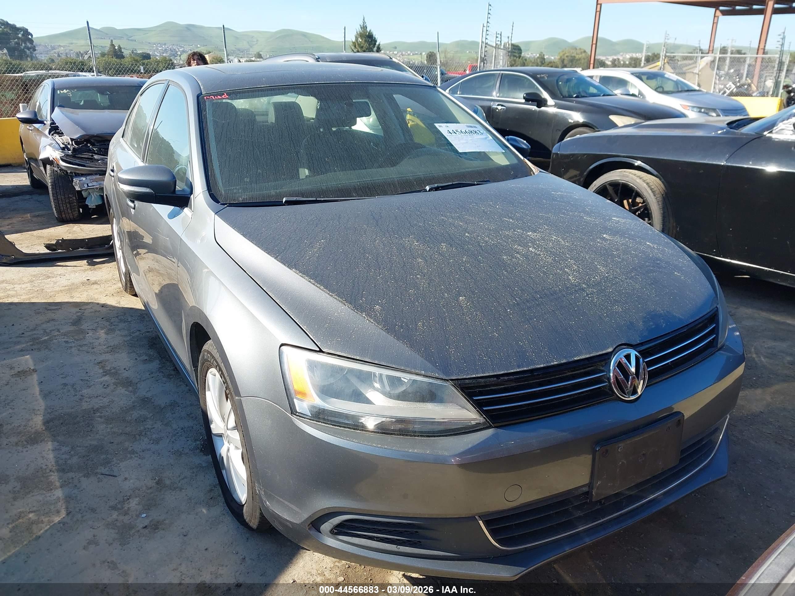 VOLKSWAGEN JETTA image 6
