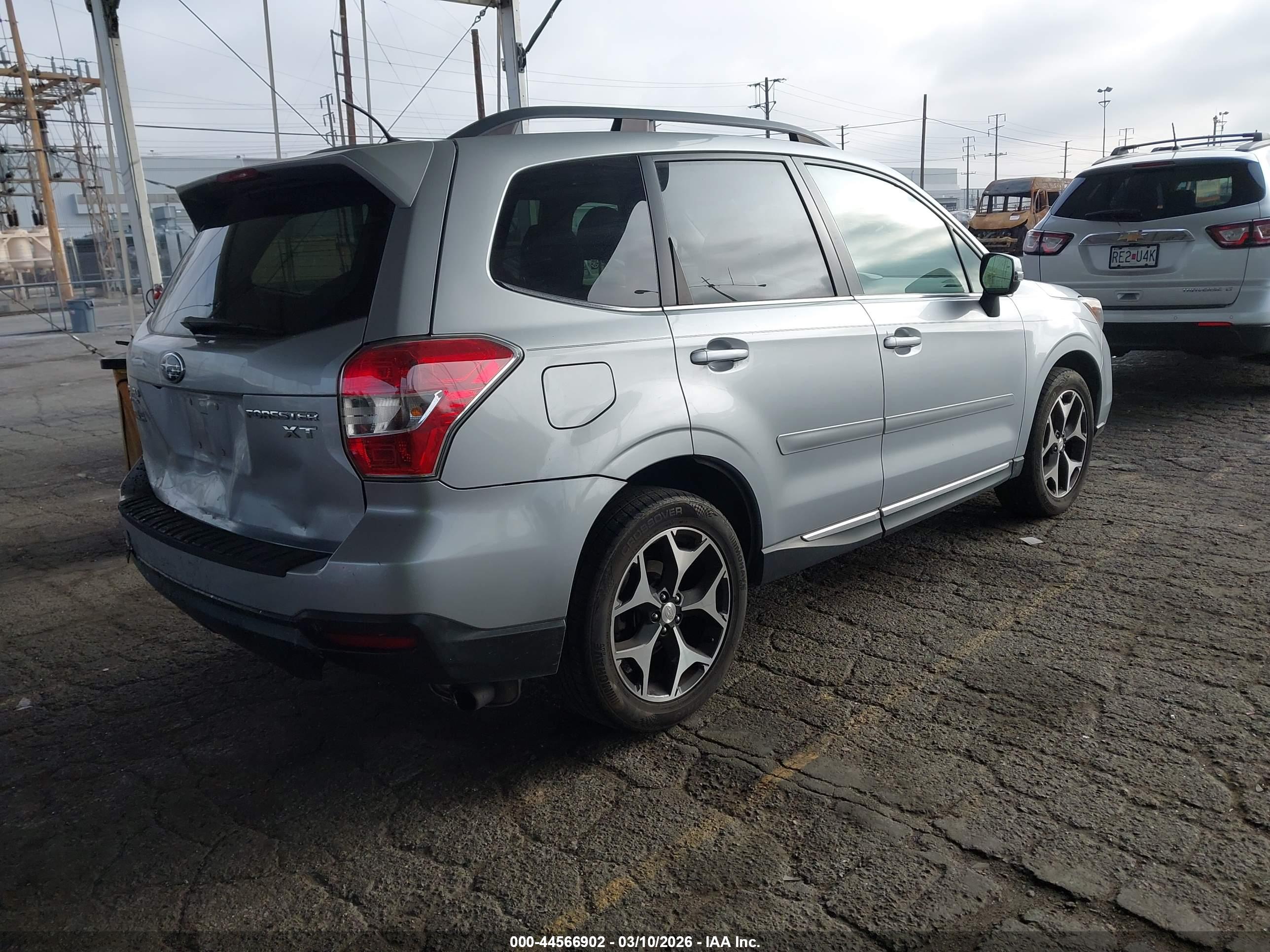SUBARU FORESTER image 4