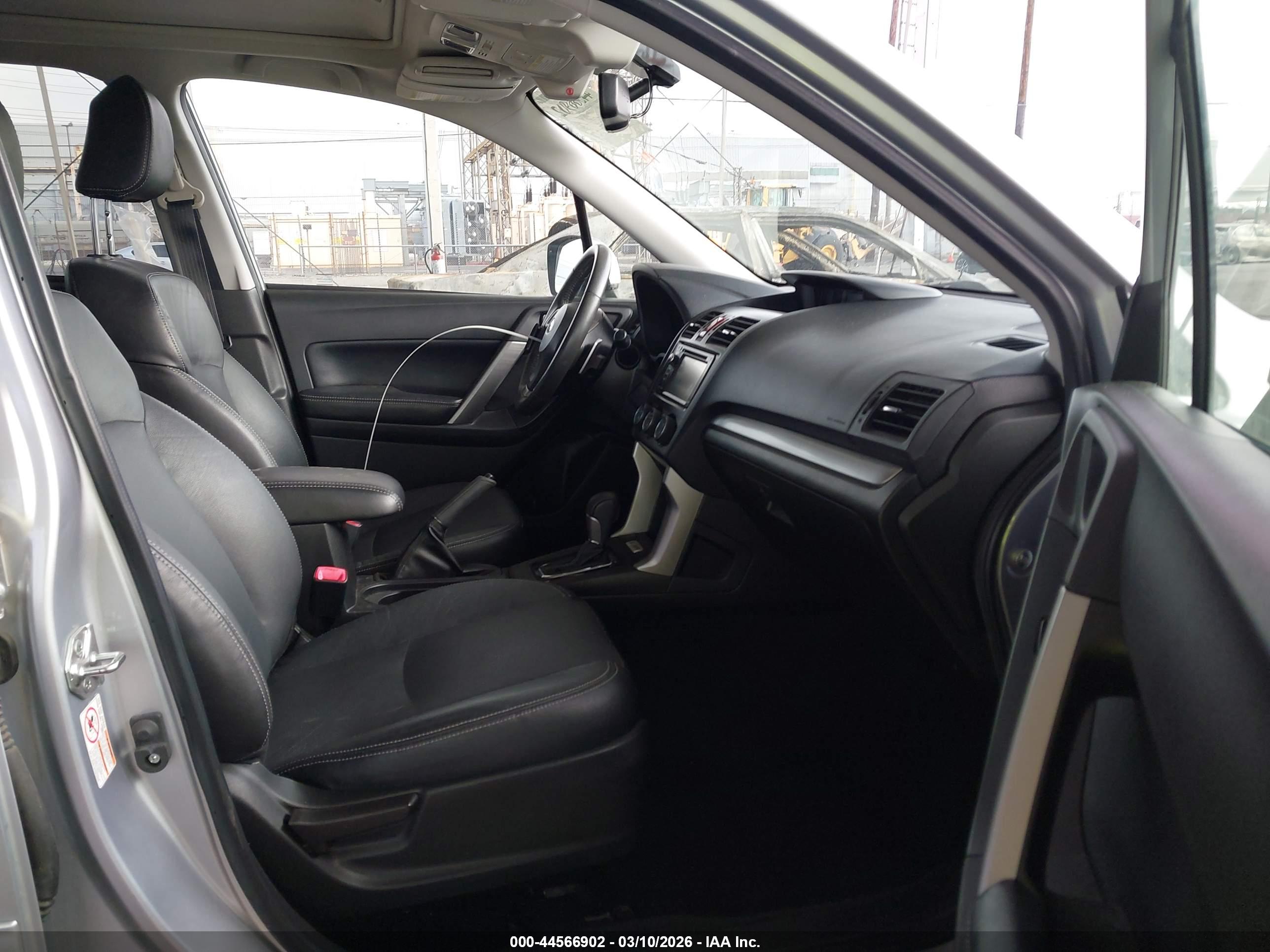 SUBARU FORESTER image 5