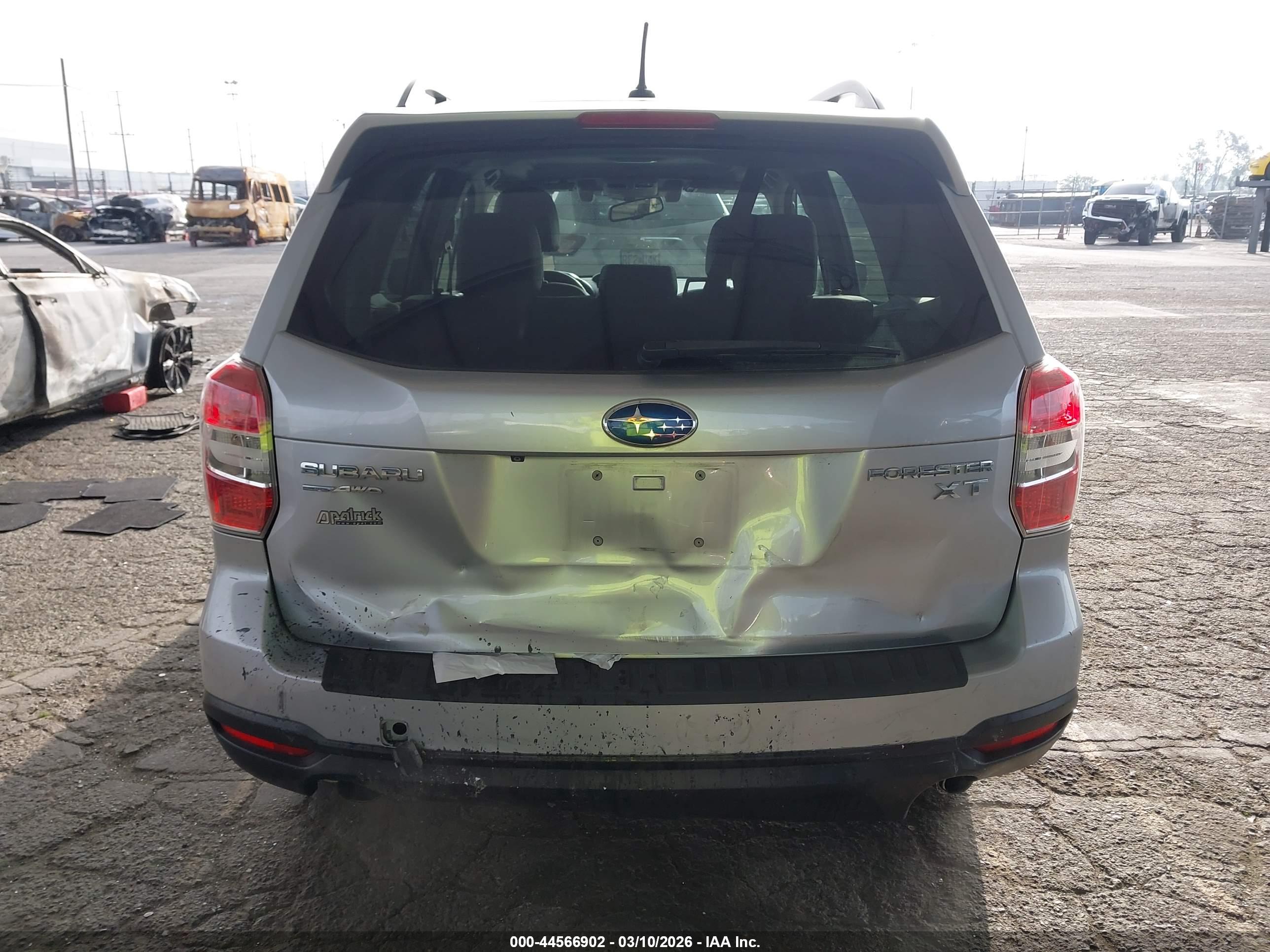 SUBARU FORESTER image 6