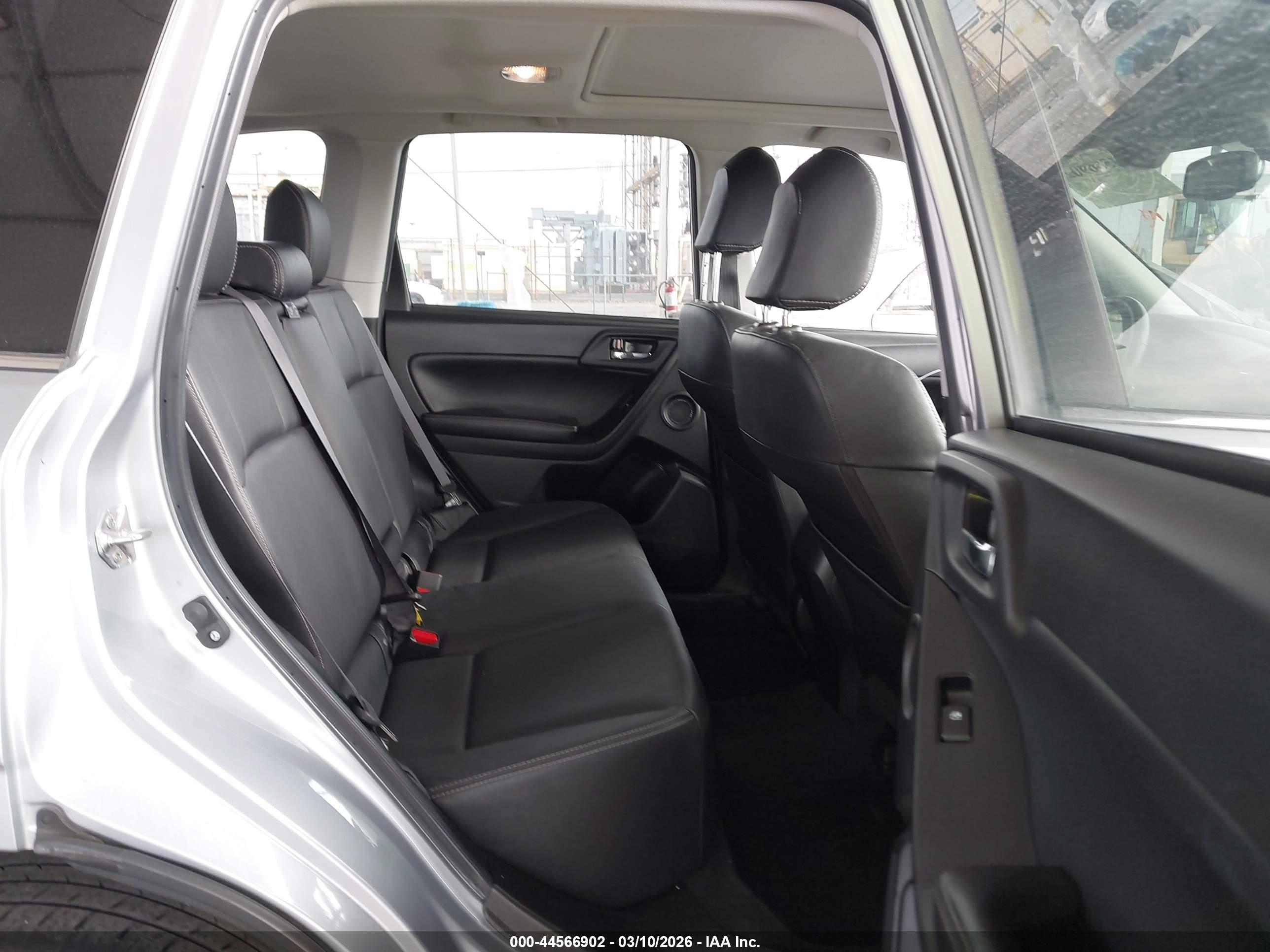 SUBARU FORESTER image 8