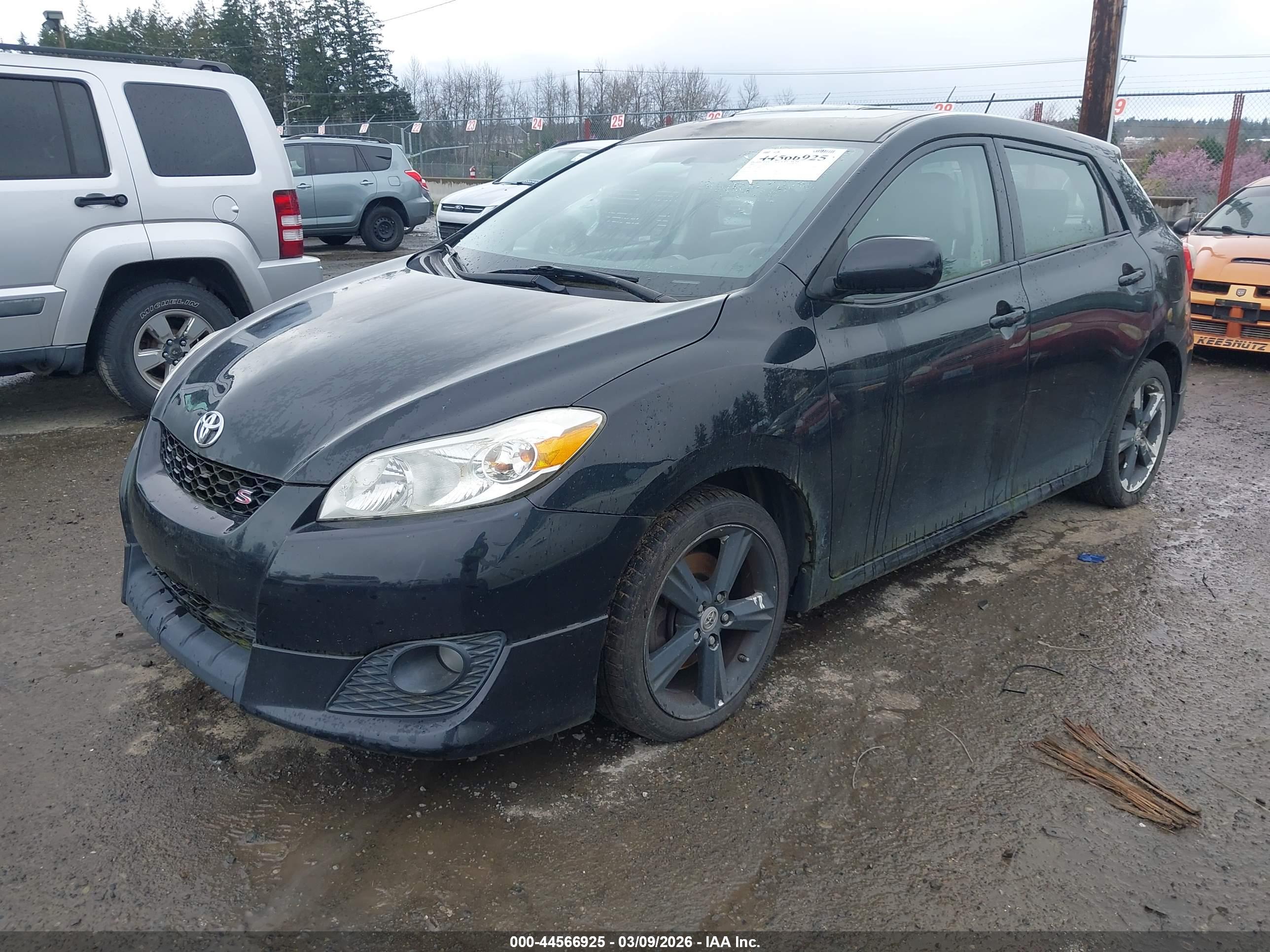 TOYOTA MATRIX image 2