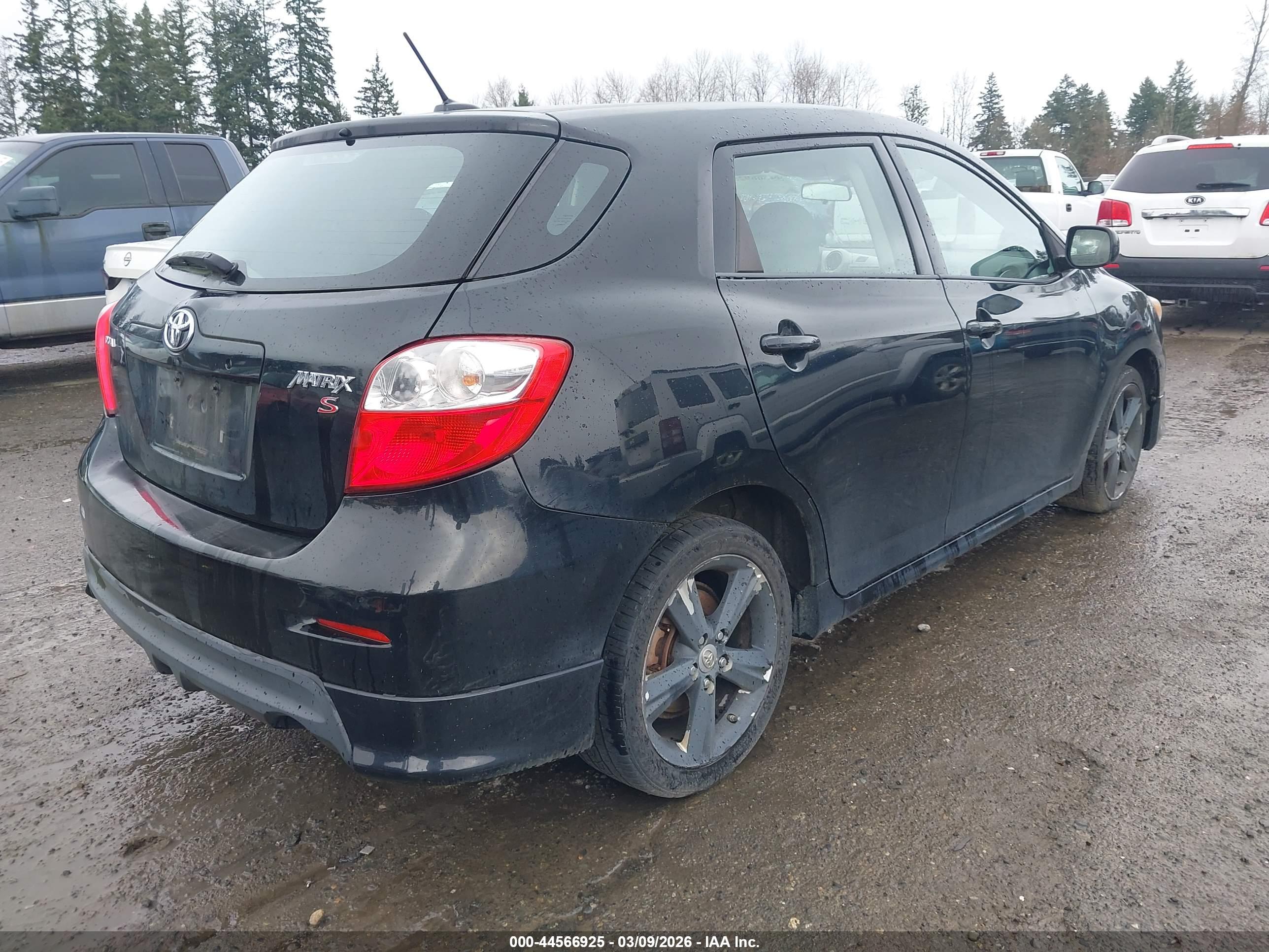 TOYOTA MATRIX image 4