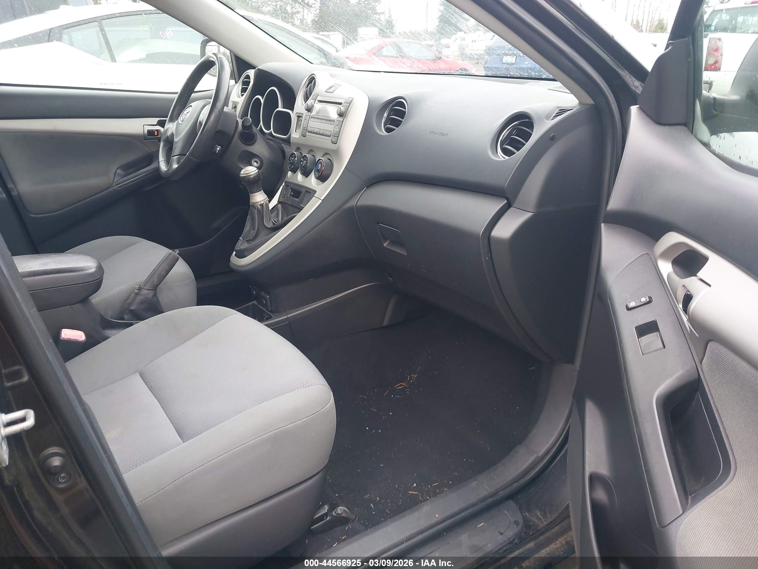 TOYOTA MATRIX image 5
