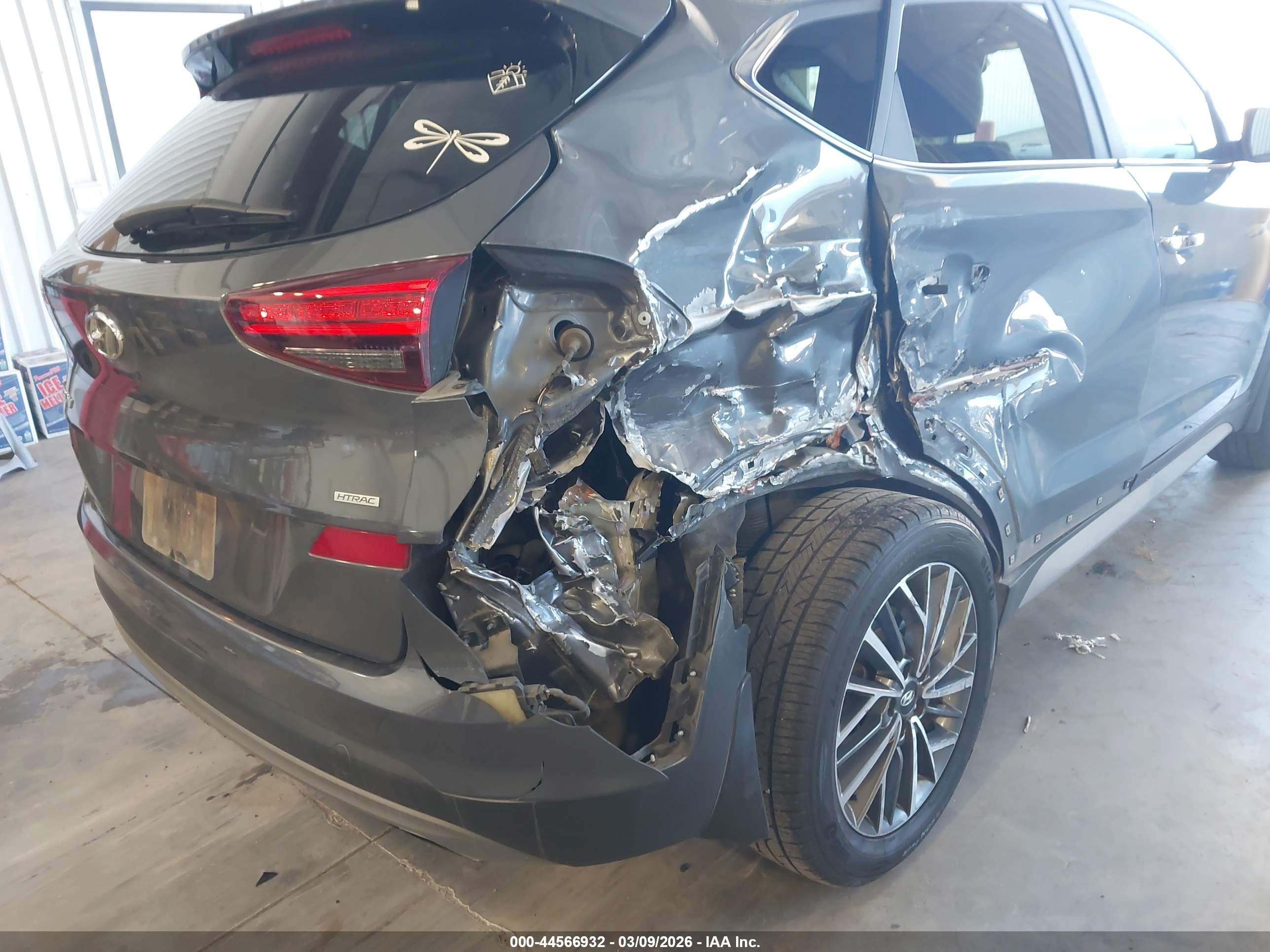 HYUNDAI TUCSON image 6