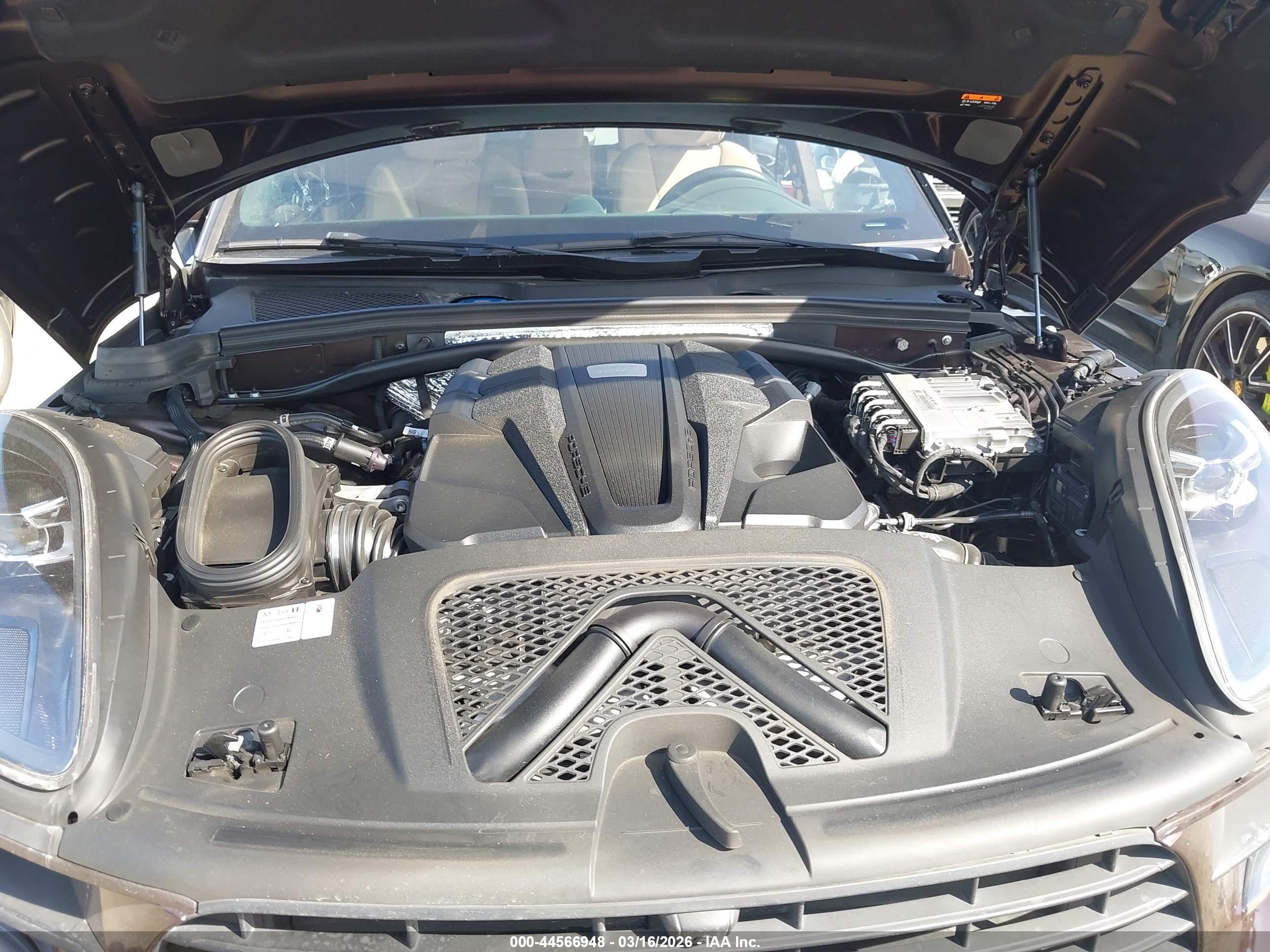 PORSCHE MACAN image 10