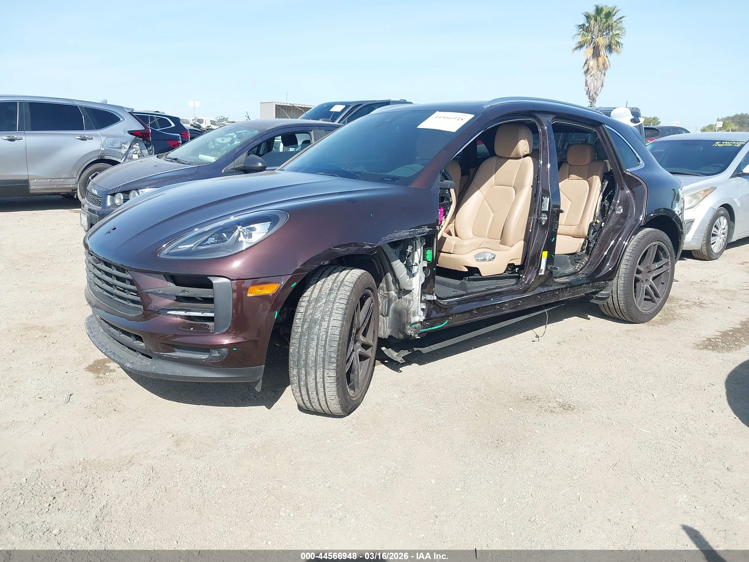 PORSCHE MACAN image 2