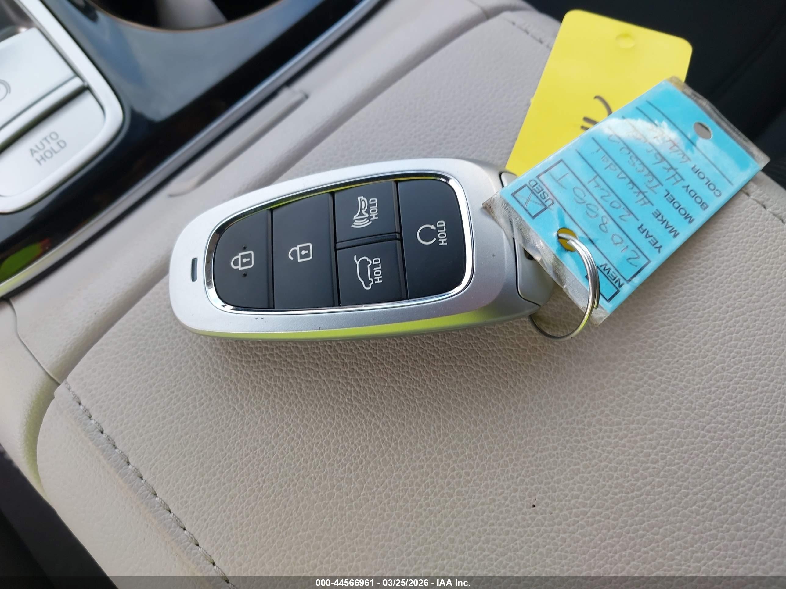 HYUNDAI TUCSON image 11