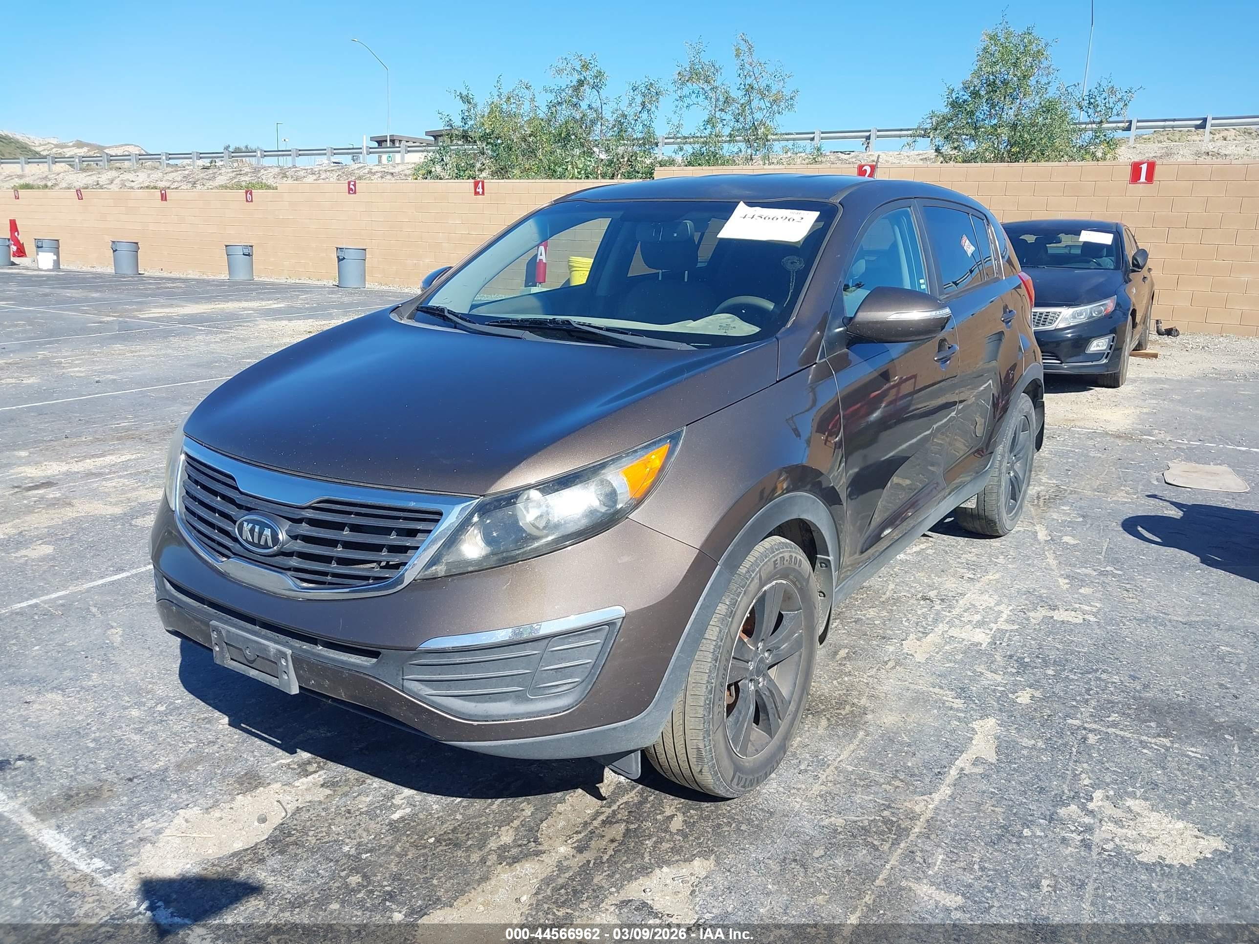 KIA SPORTAGE image 2