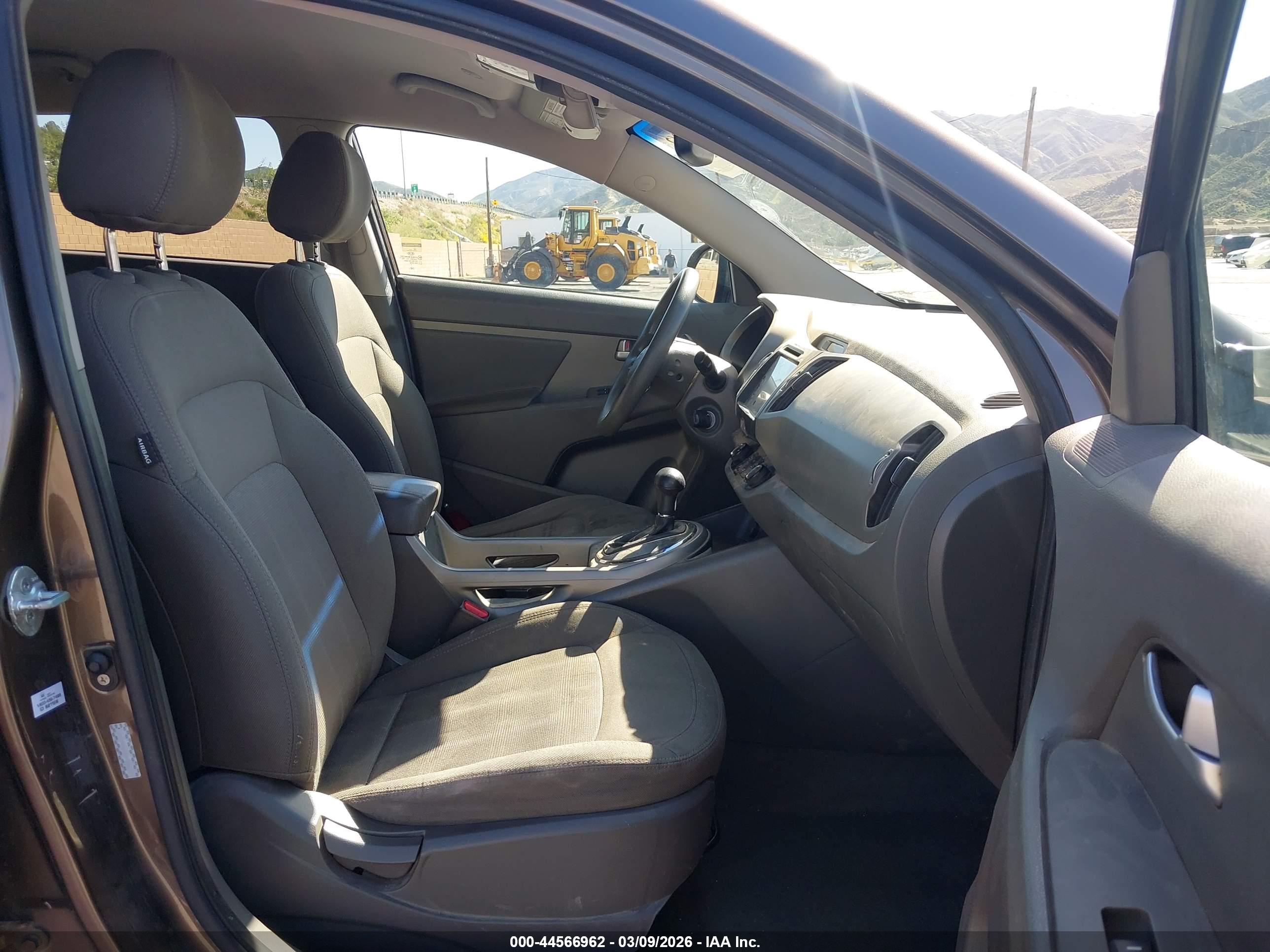 KIA SPORTAGE image 5