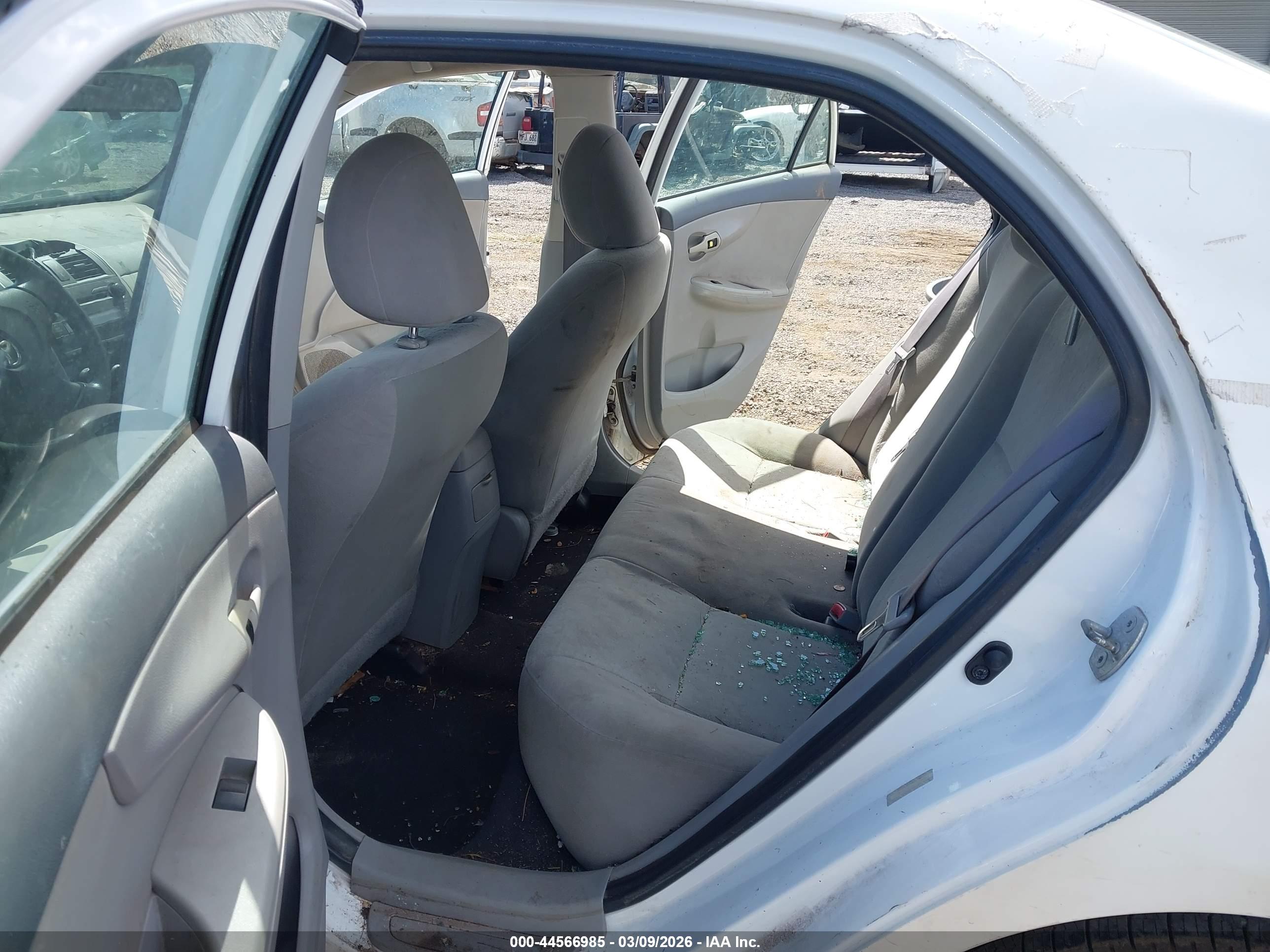 TOYOTA COROLLA image 8