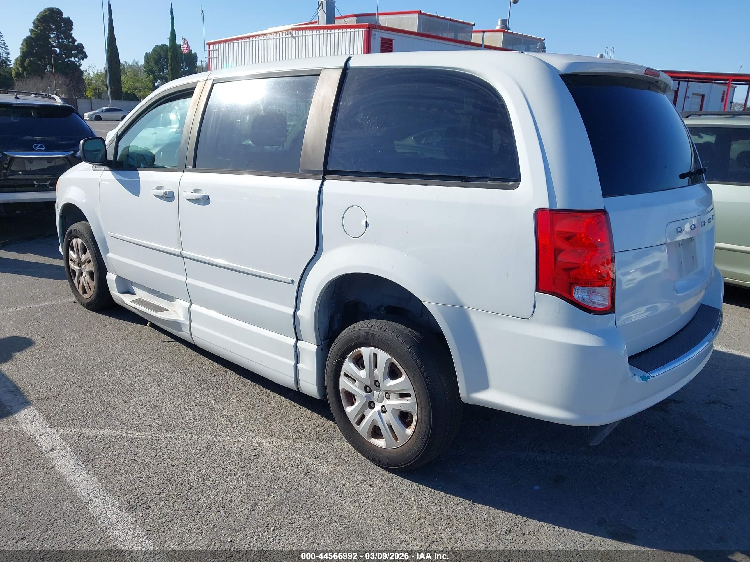 DODGE GRAND image 3