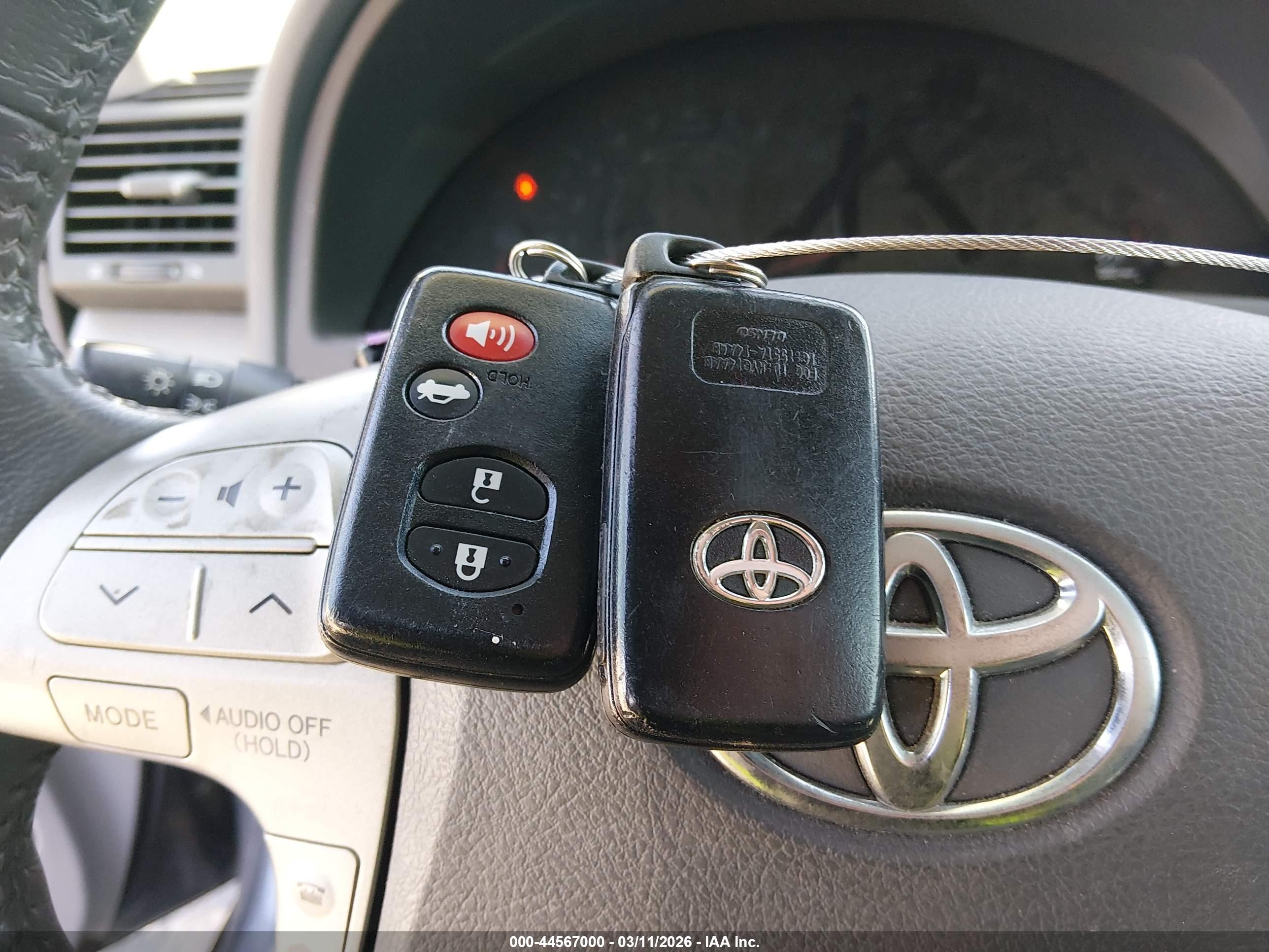 TOYOTA CAMRY image 11