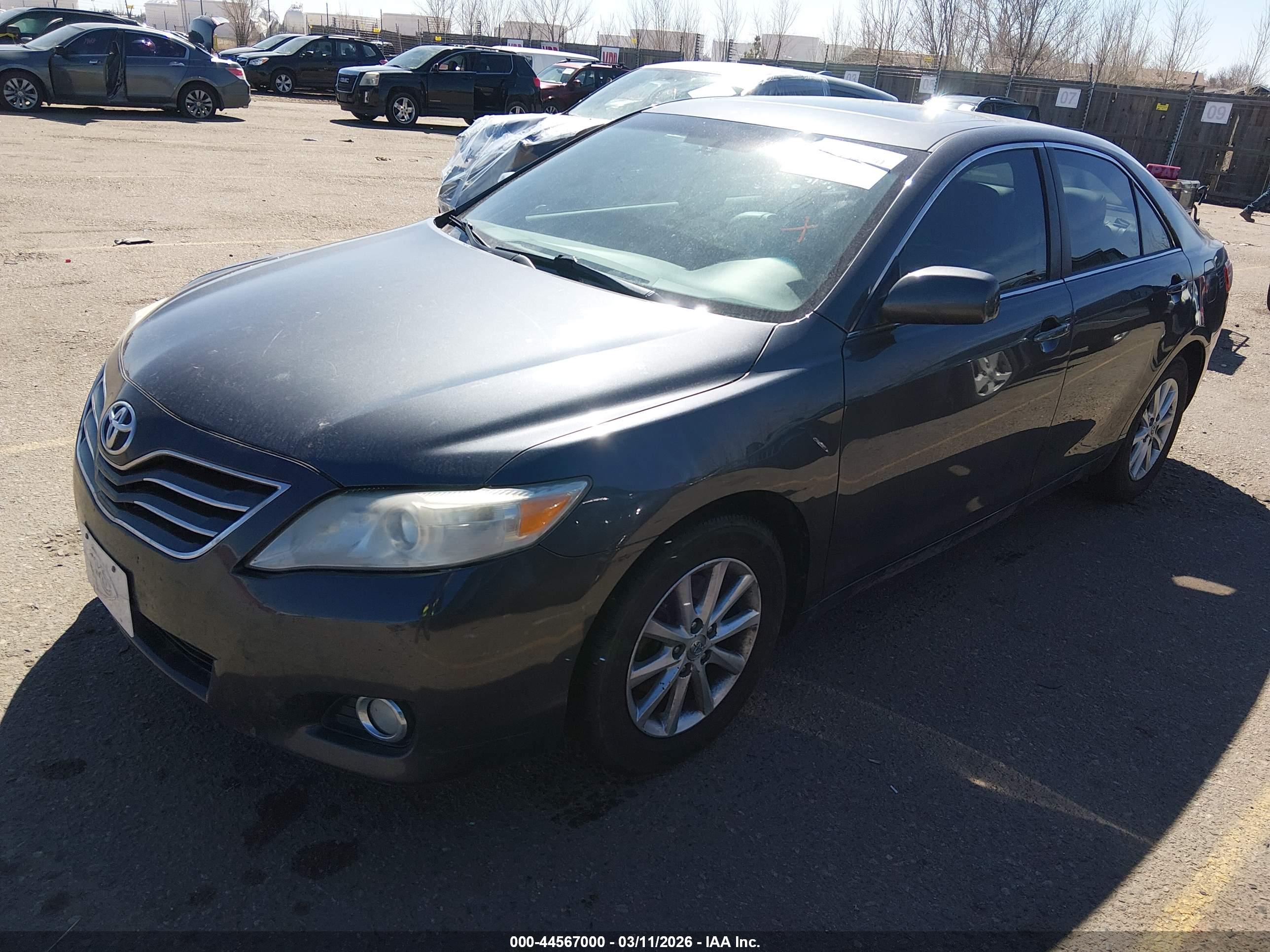 TOYOTA CAMRY image 2