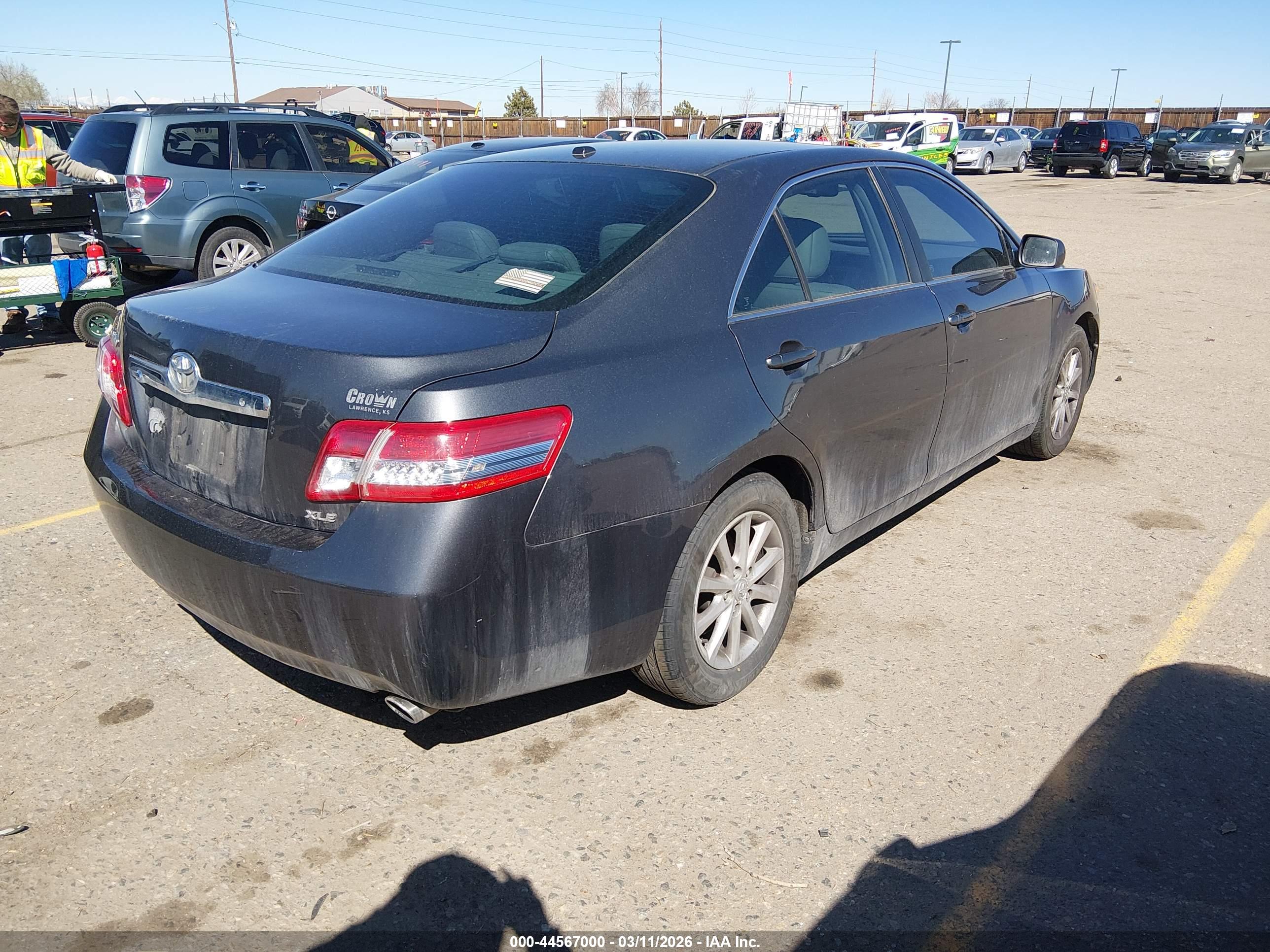 TOYOTA CAMRY image 4
