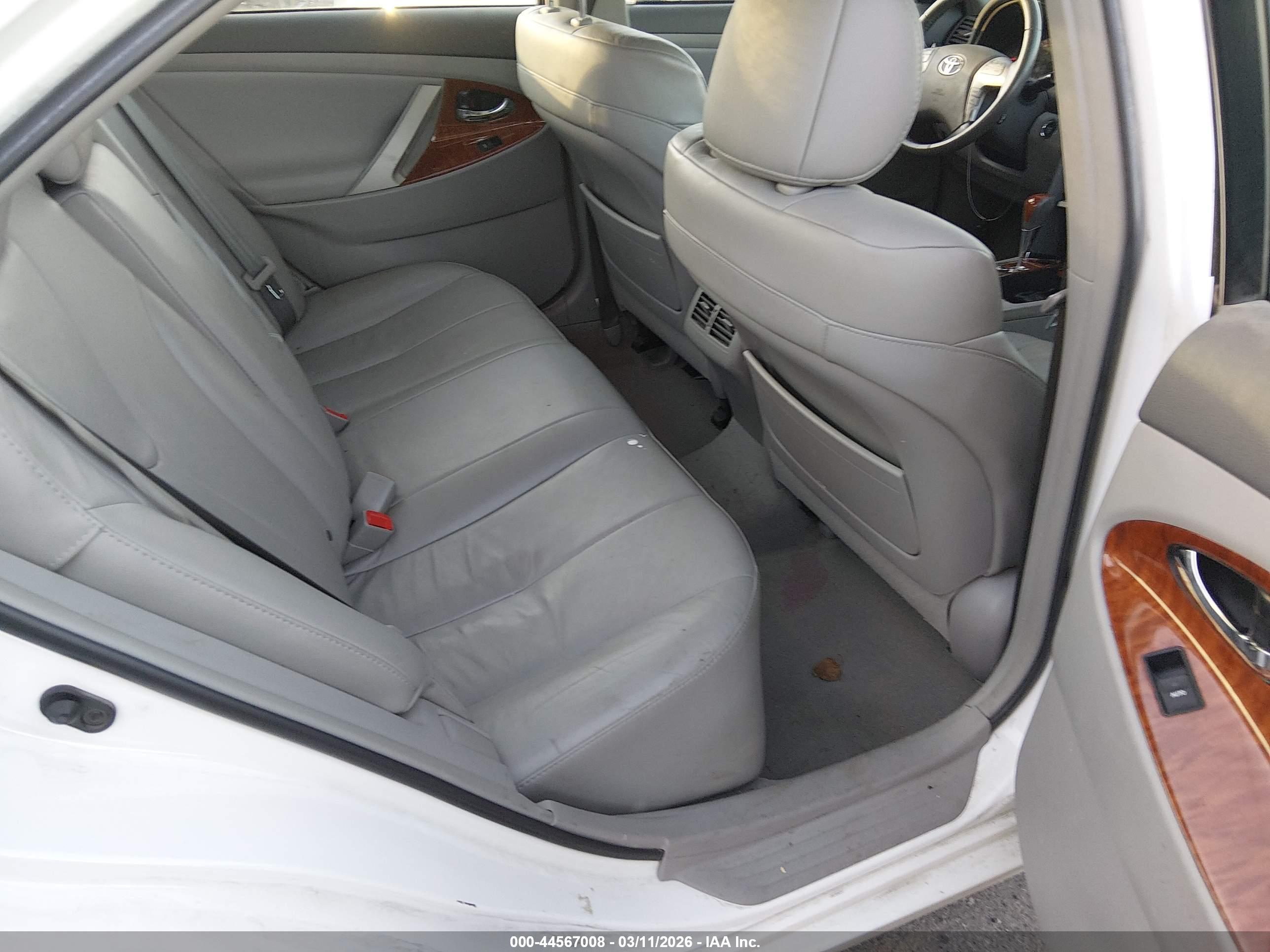 TOYOTA CAMRY image 8