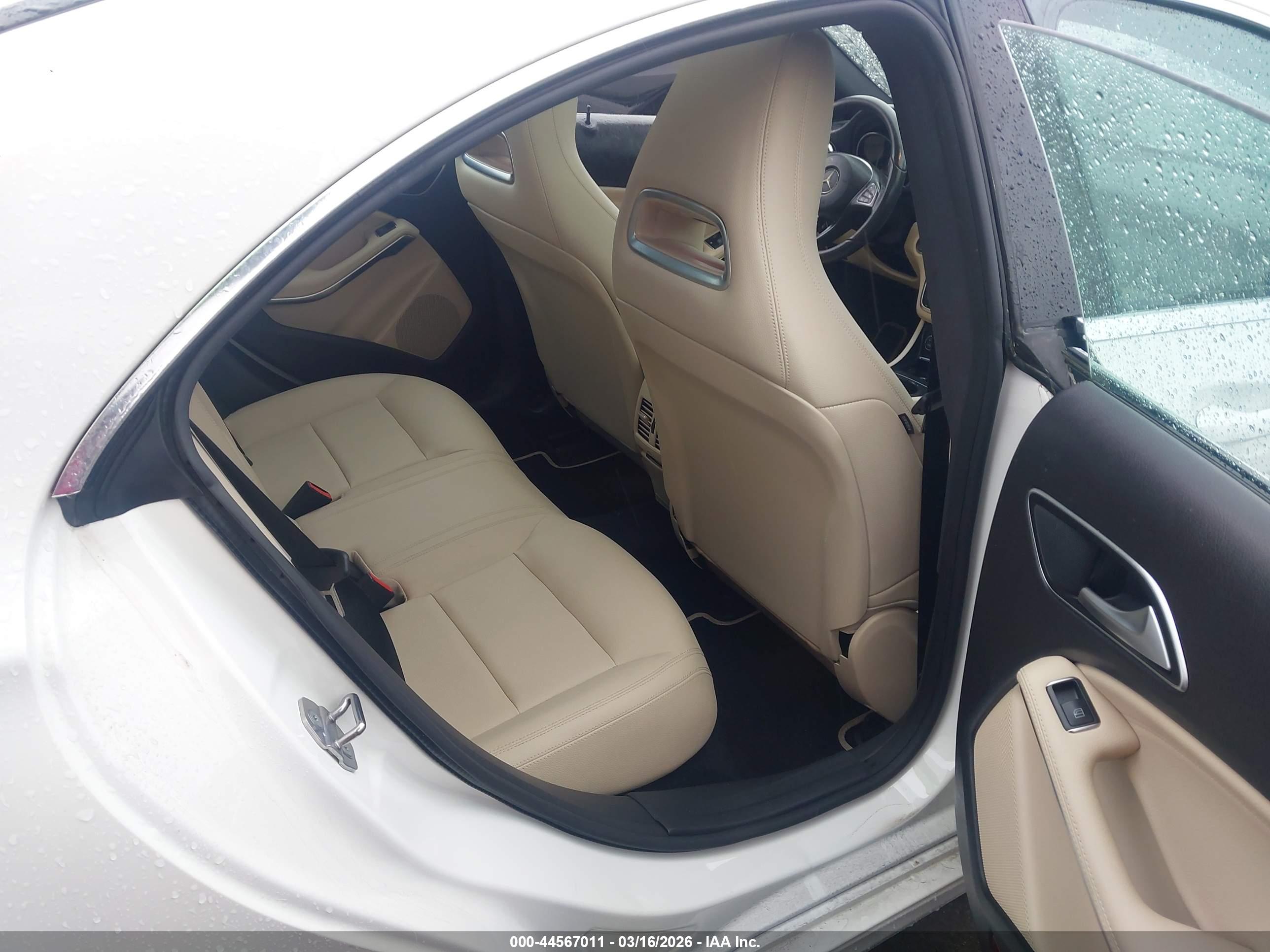 MERCEDES-BENZ CLA image 8