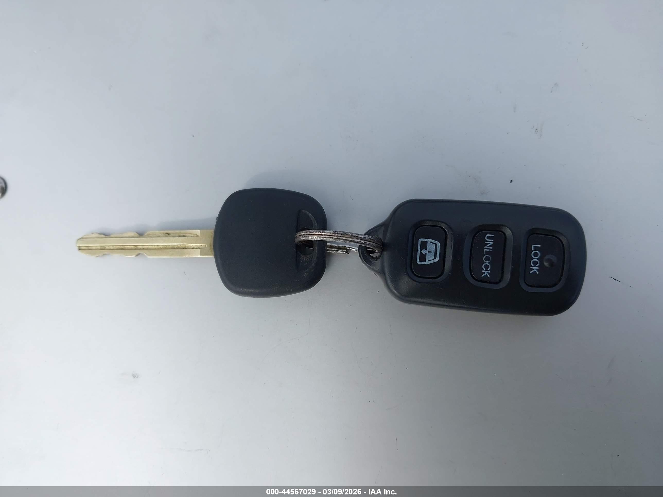 TOYOTA RAV4 image 11