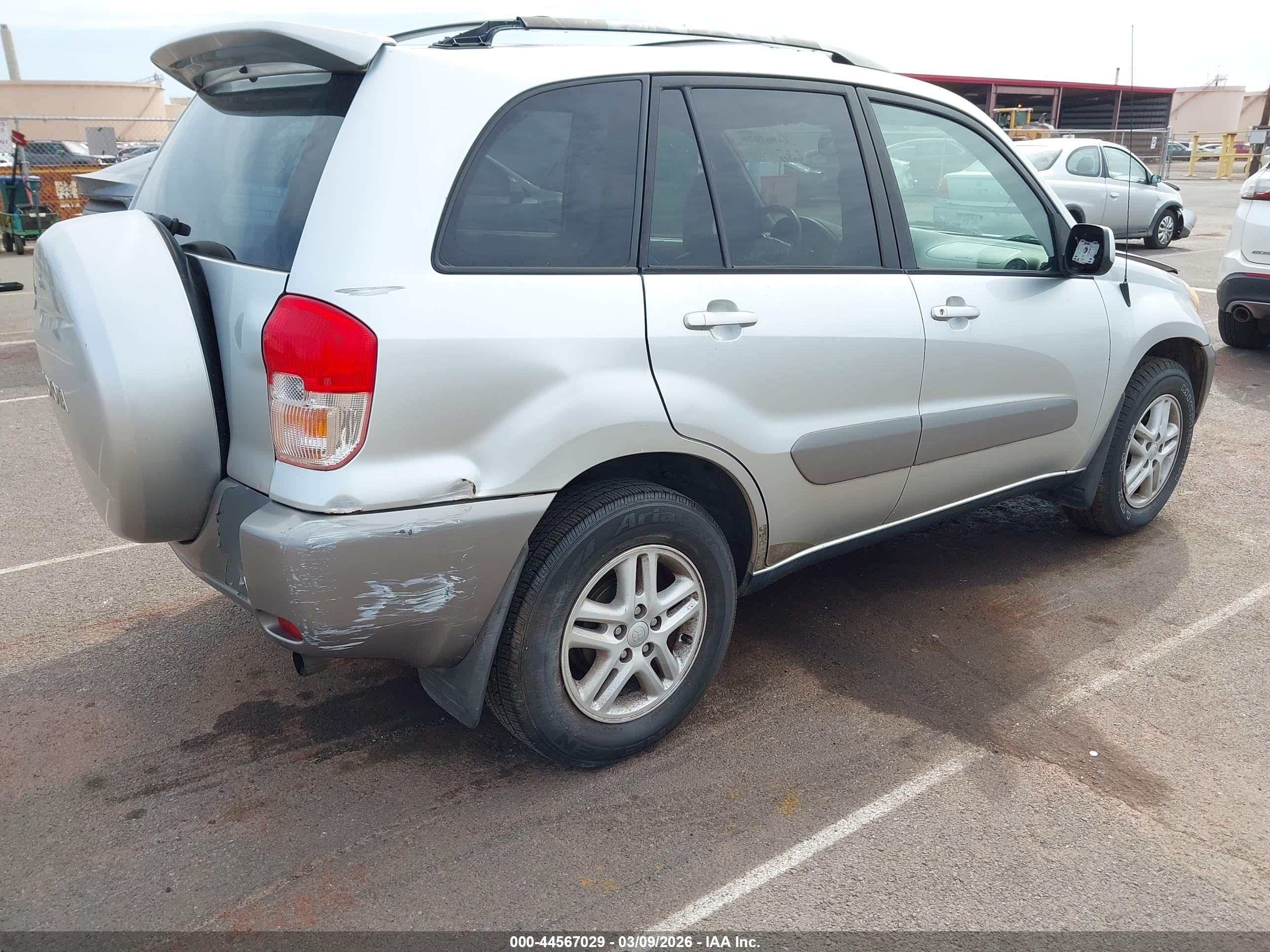 TOYOTA RAV4 image 4