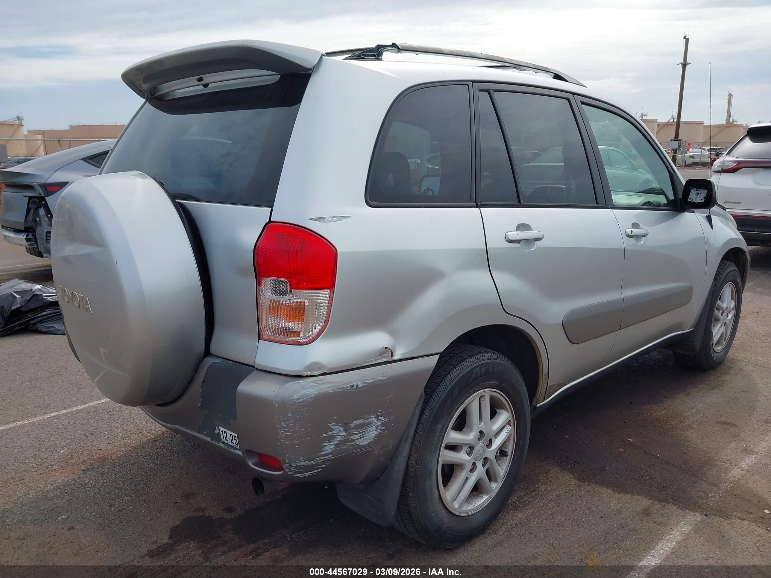 TOYOTA RAV4 image 6
