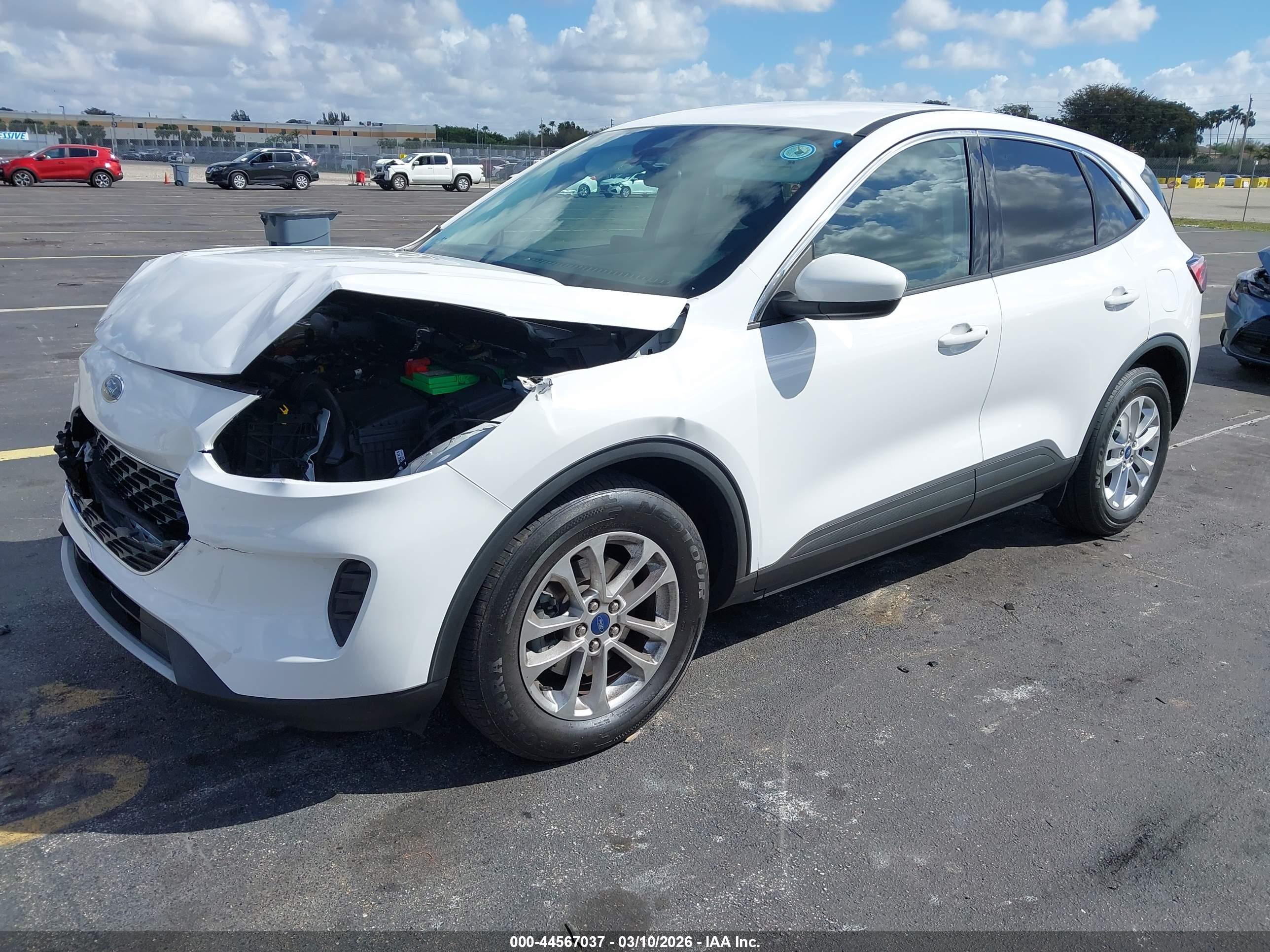 FORD ESCAPE image 2