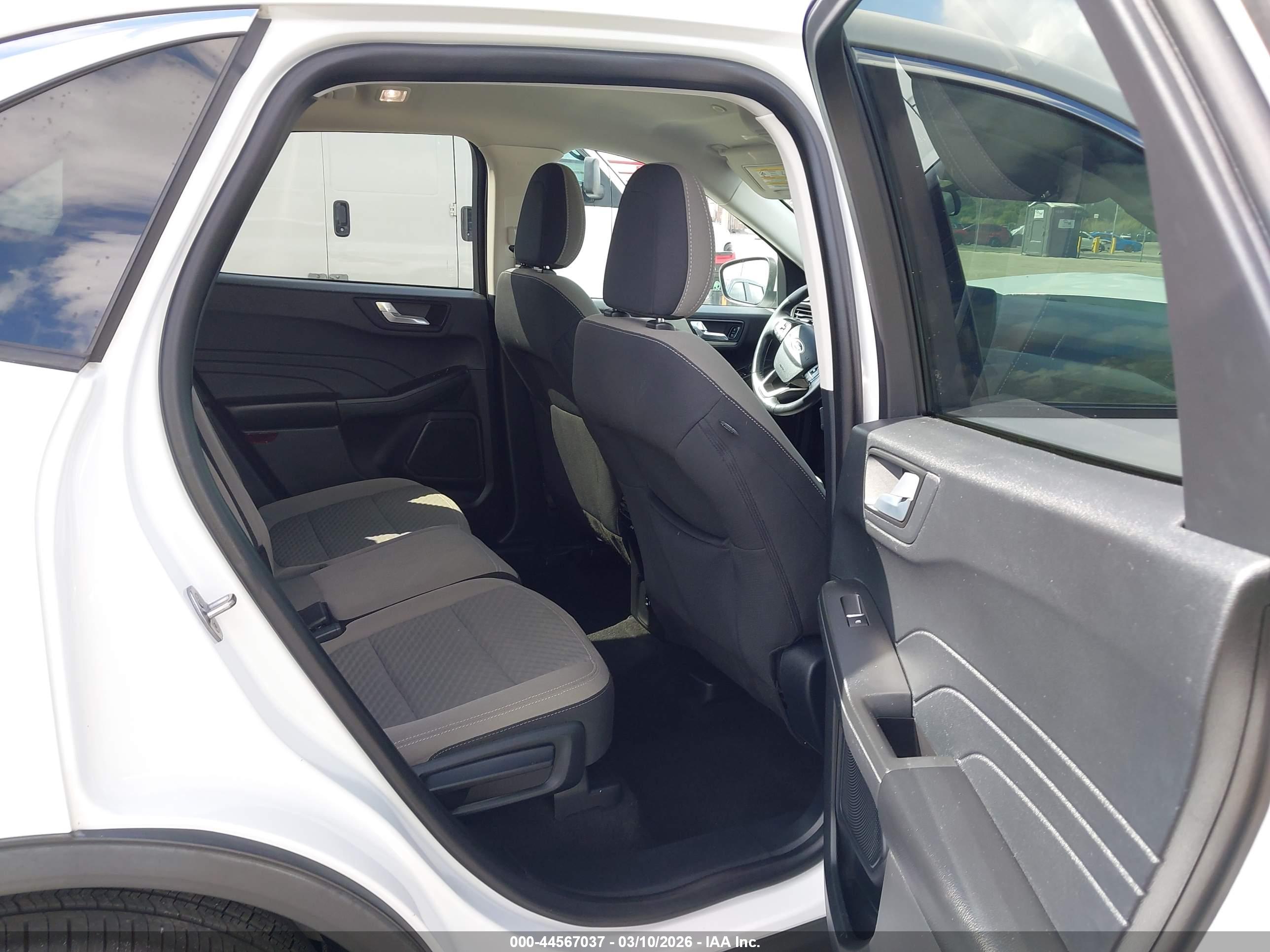 FORD ESCAPE image 8