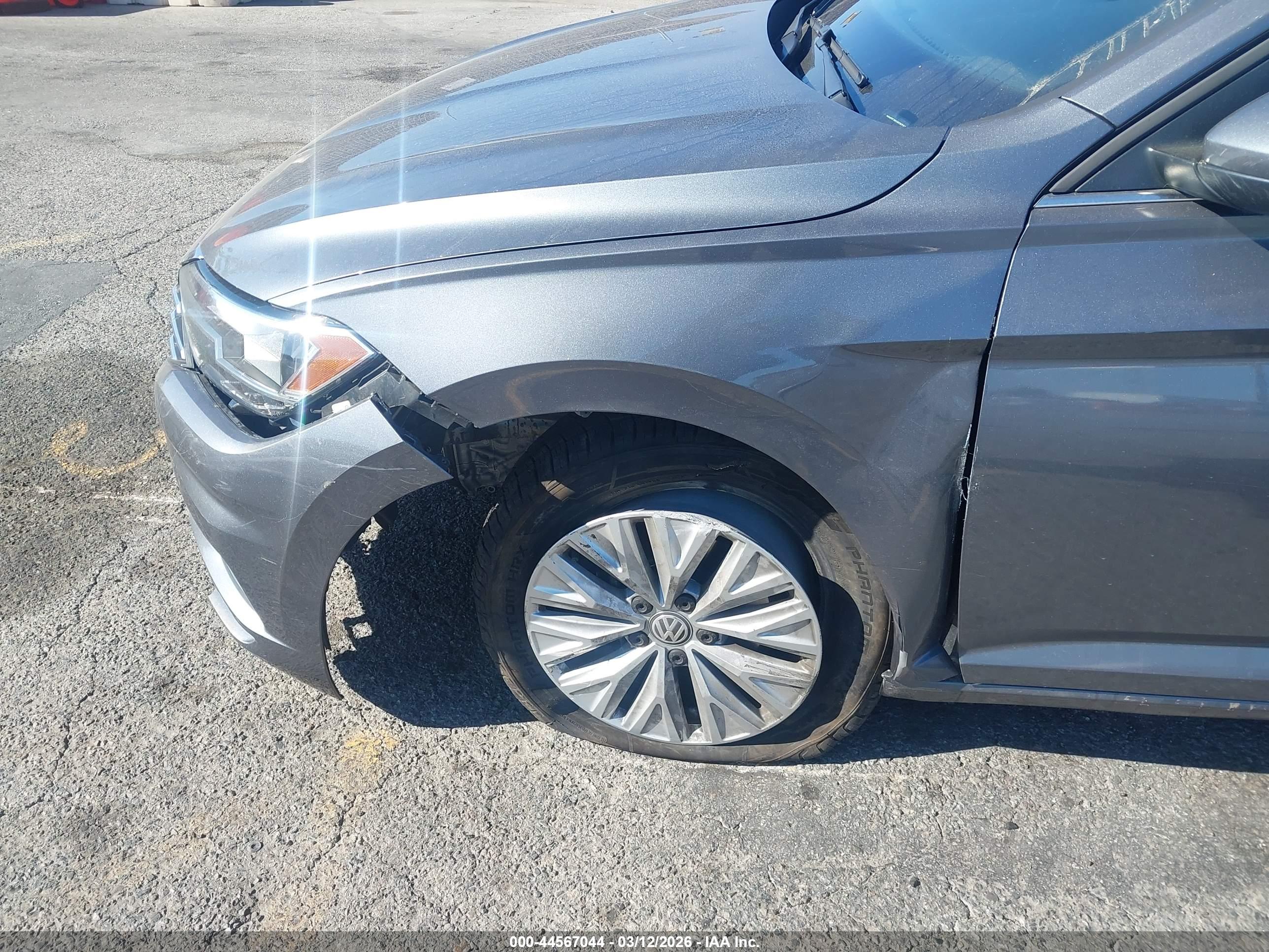 VOLKSWAGEN JETTA image 6