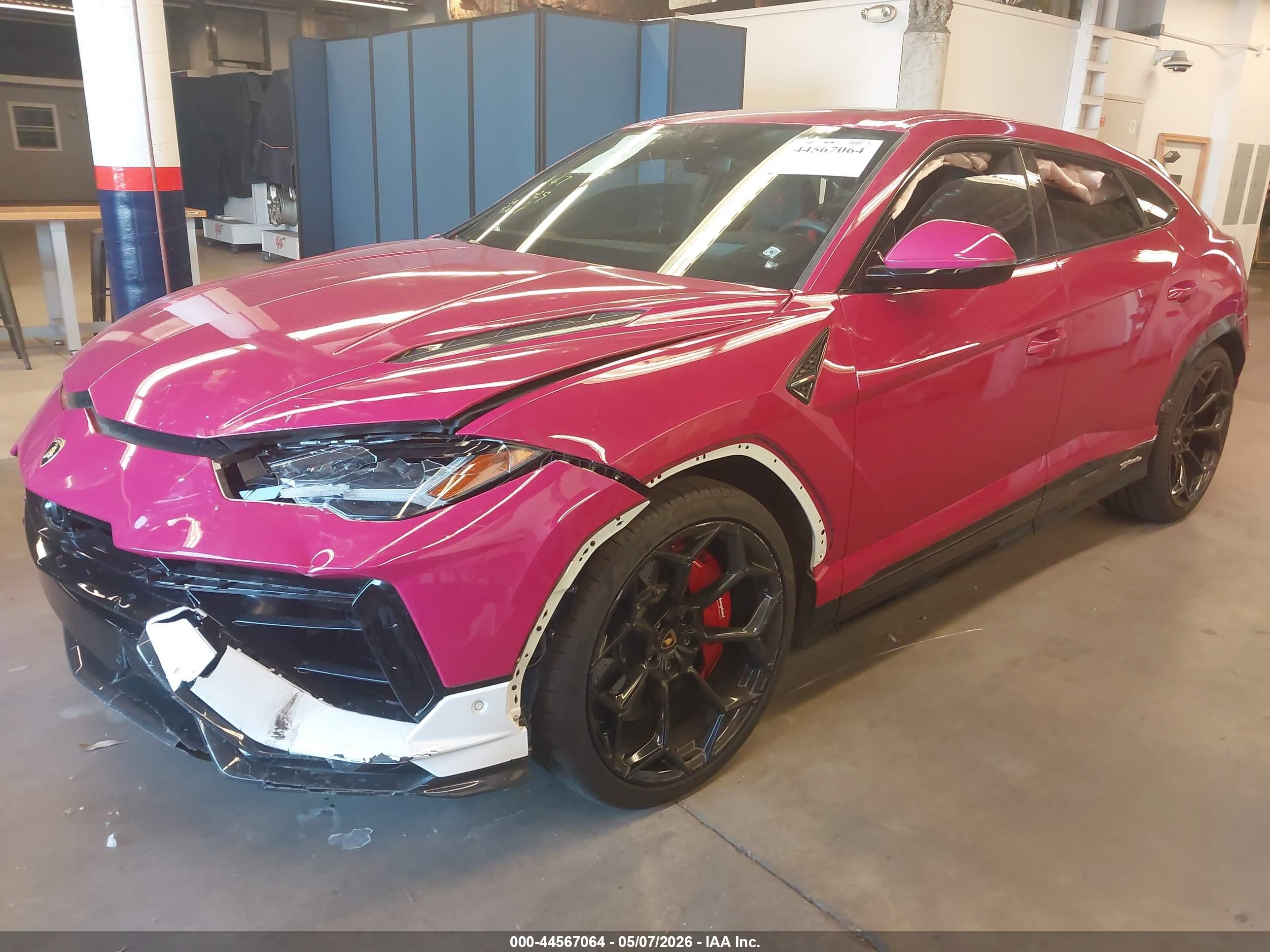 LAMBORGHINI URUS image 2